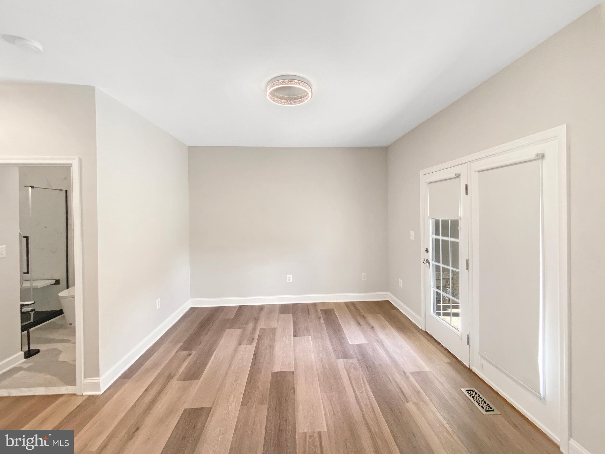 SHELTER KNOLLS - Residential