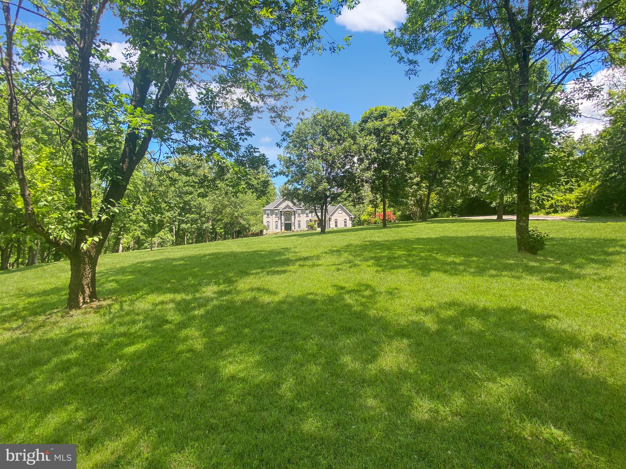 SHELTER KNOLLS - Residential