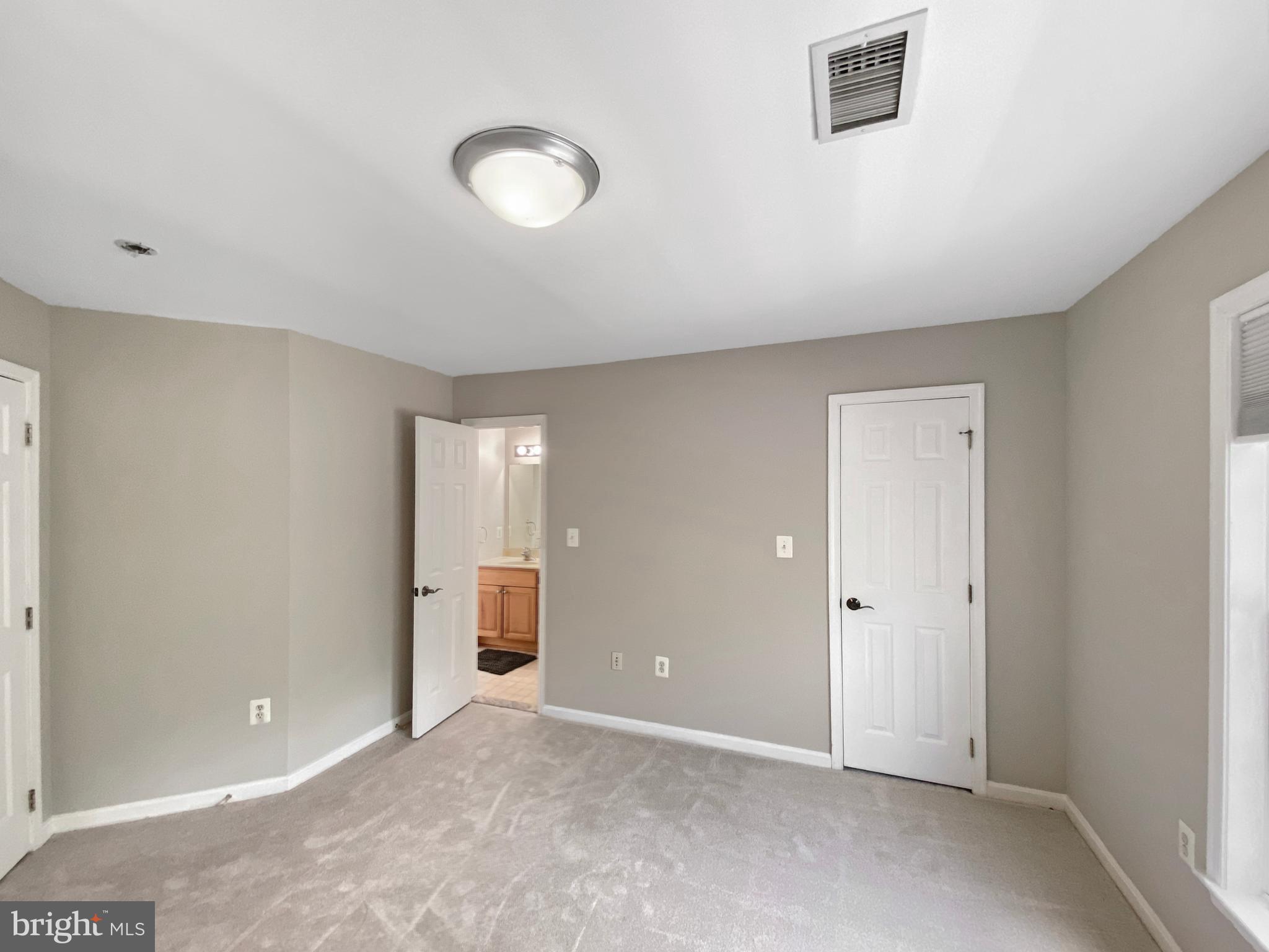 SHELTER KNOLLS - Residential