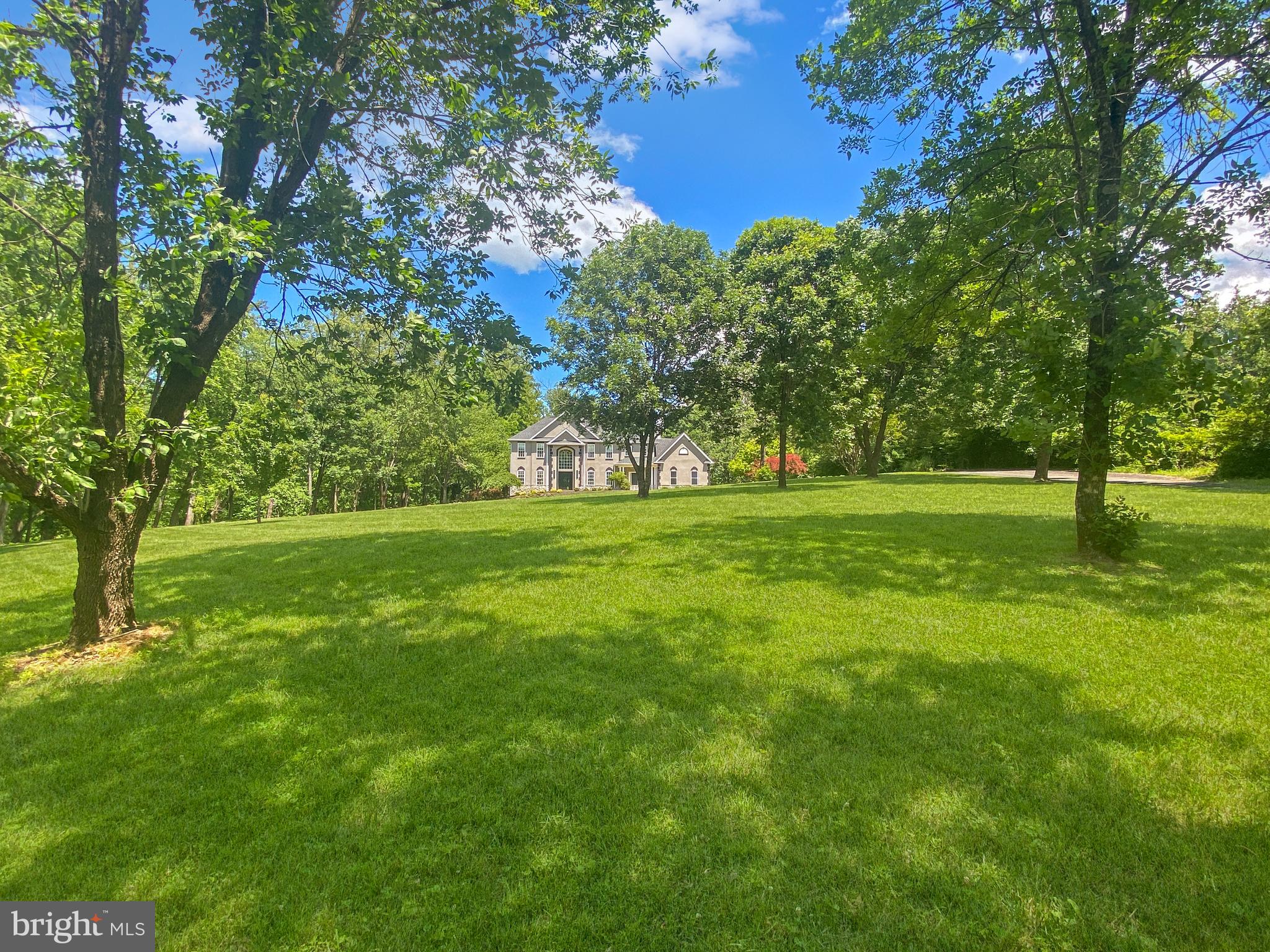 SHELTER KNOLLS - Residential