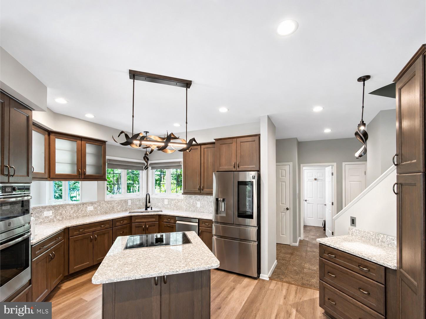 SHELTER KNOLLS - Residential