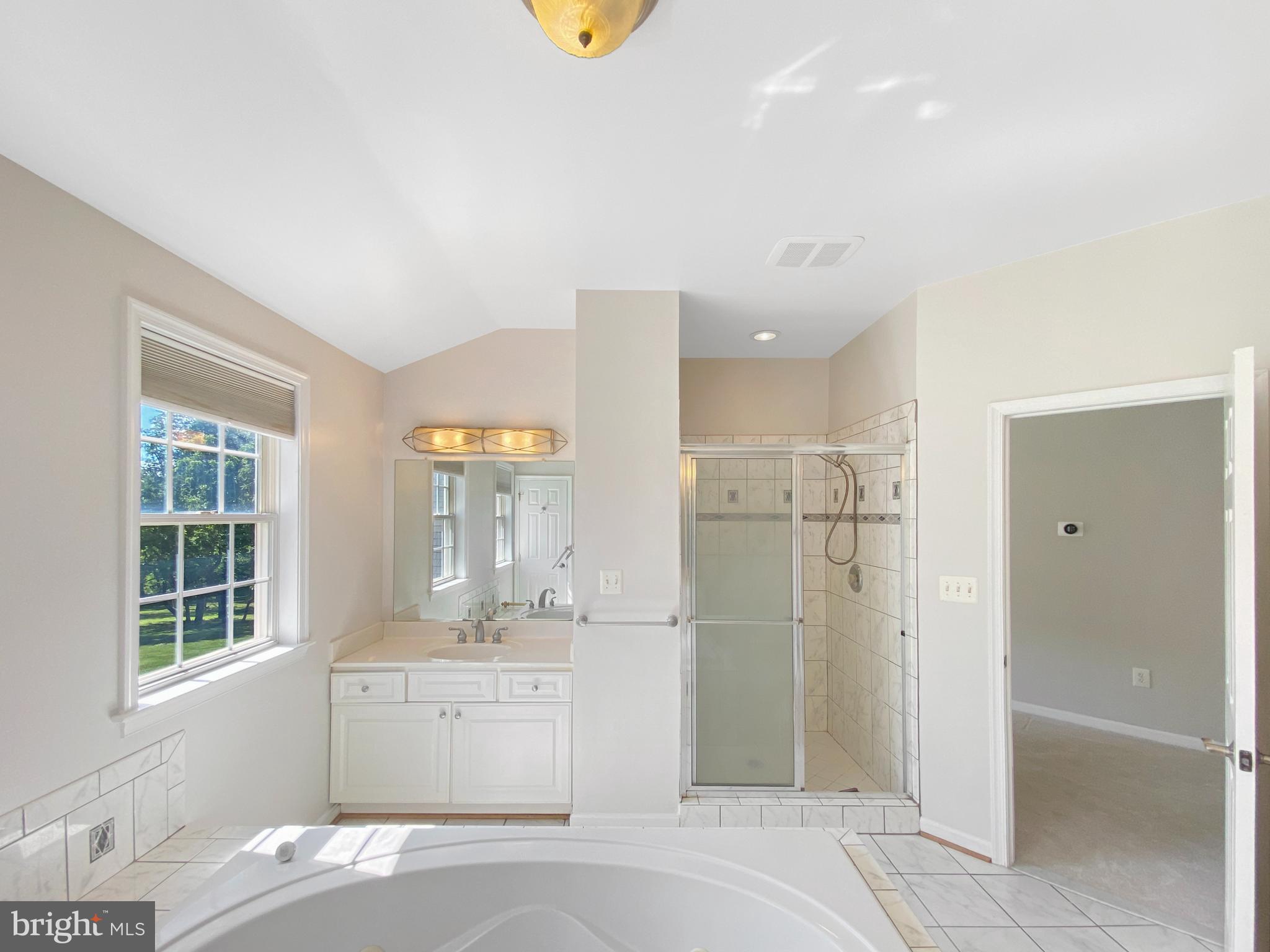 SHELTER KNOLLS - Residential