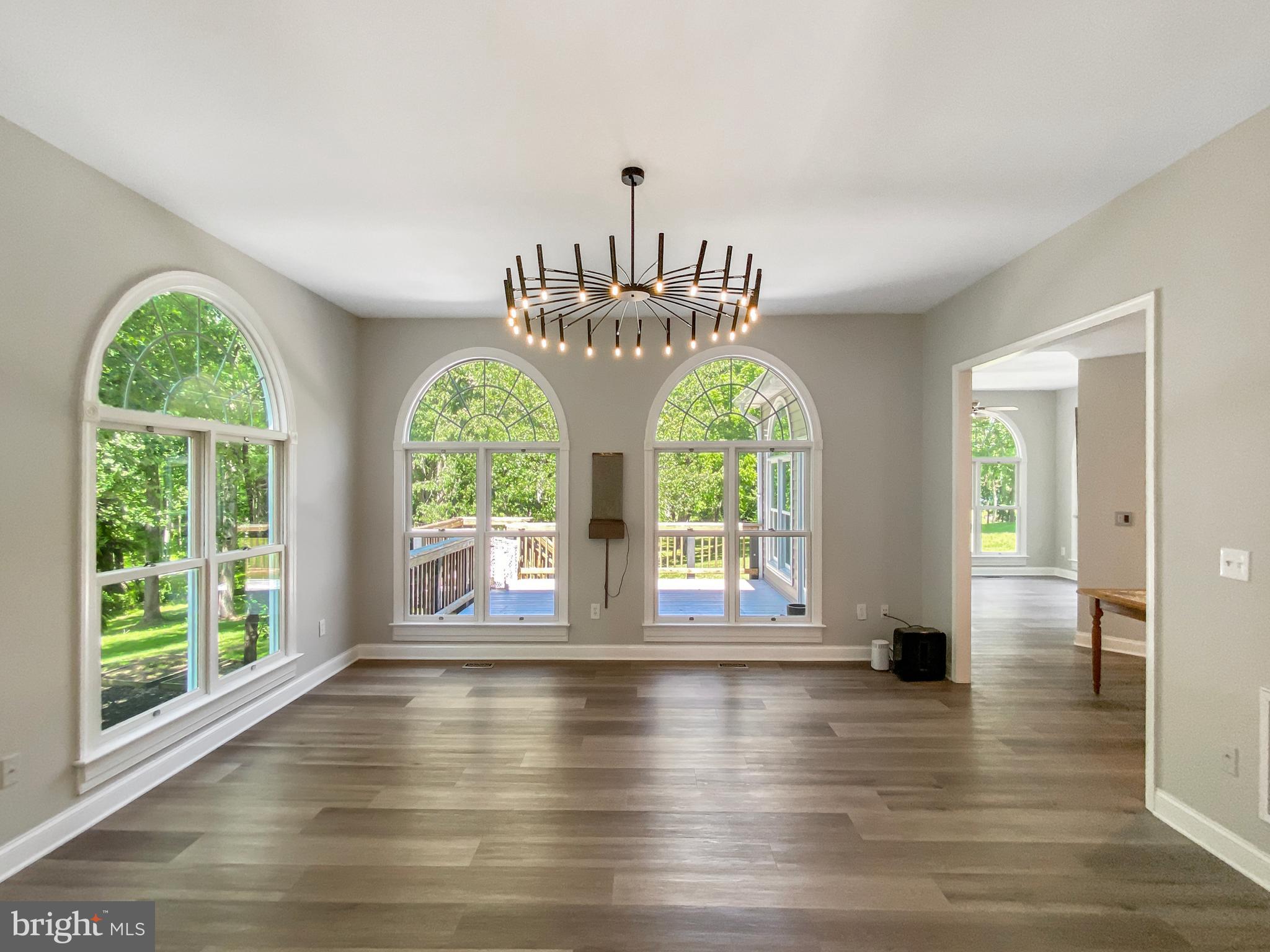 SHELTER KNOLLS - Residential
