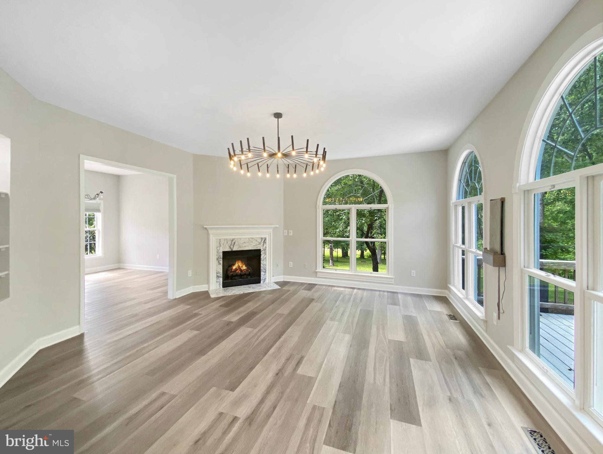 SHELTER KNOLLS - Residential