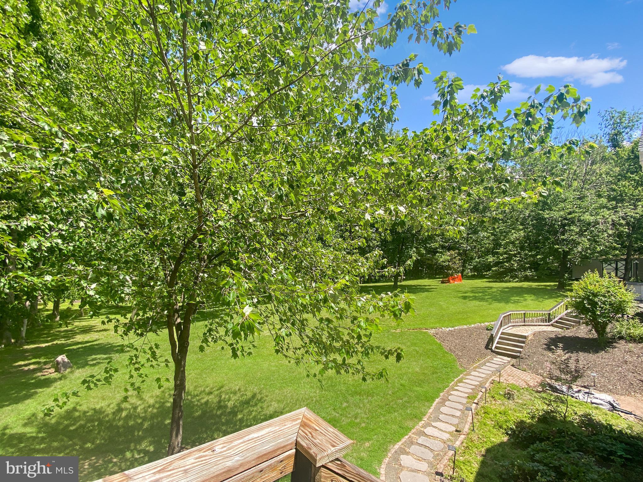 SHELTER KNOLLS - Residential