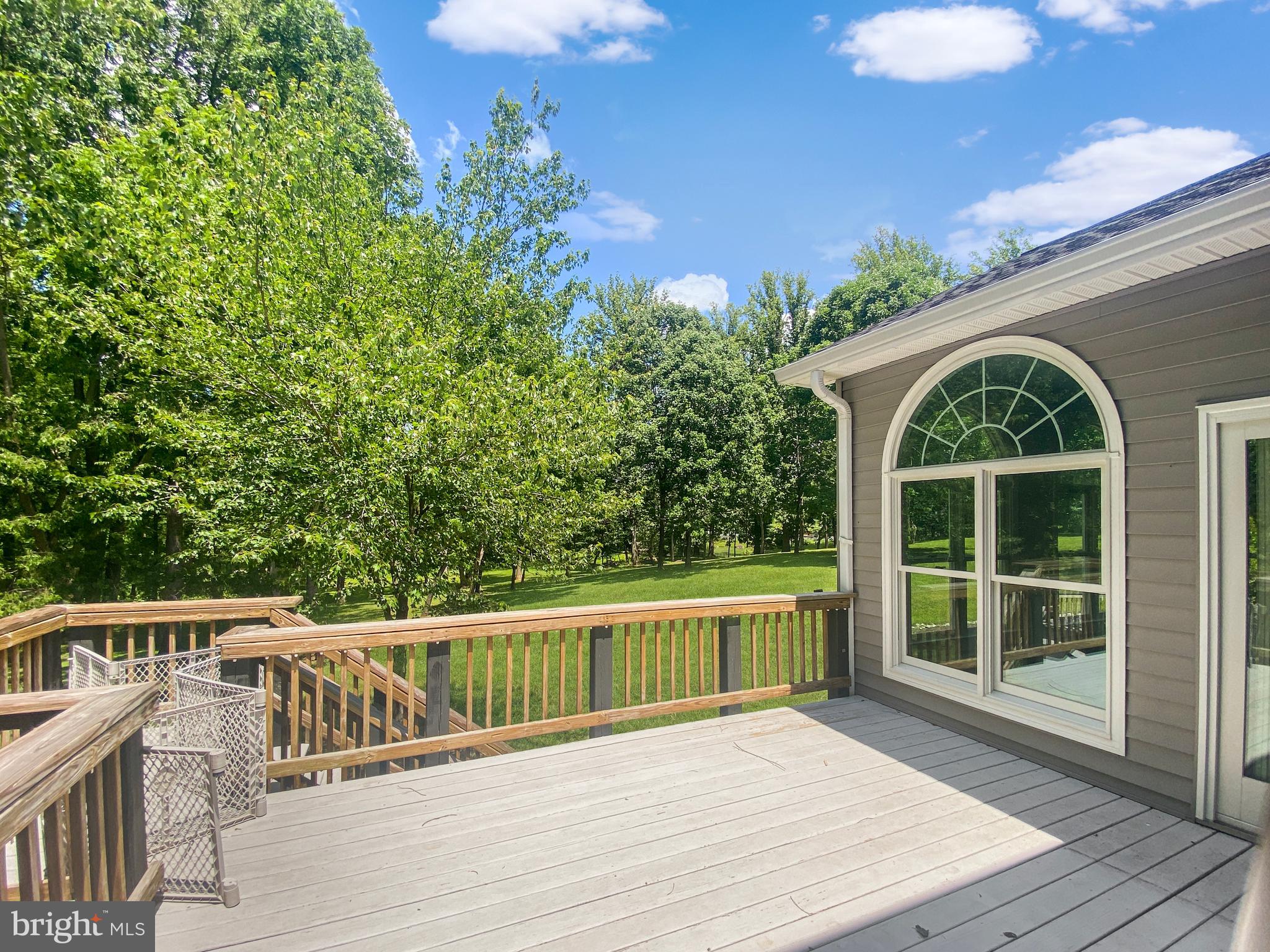 SHELTER KNOLLS - Residential