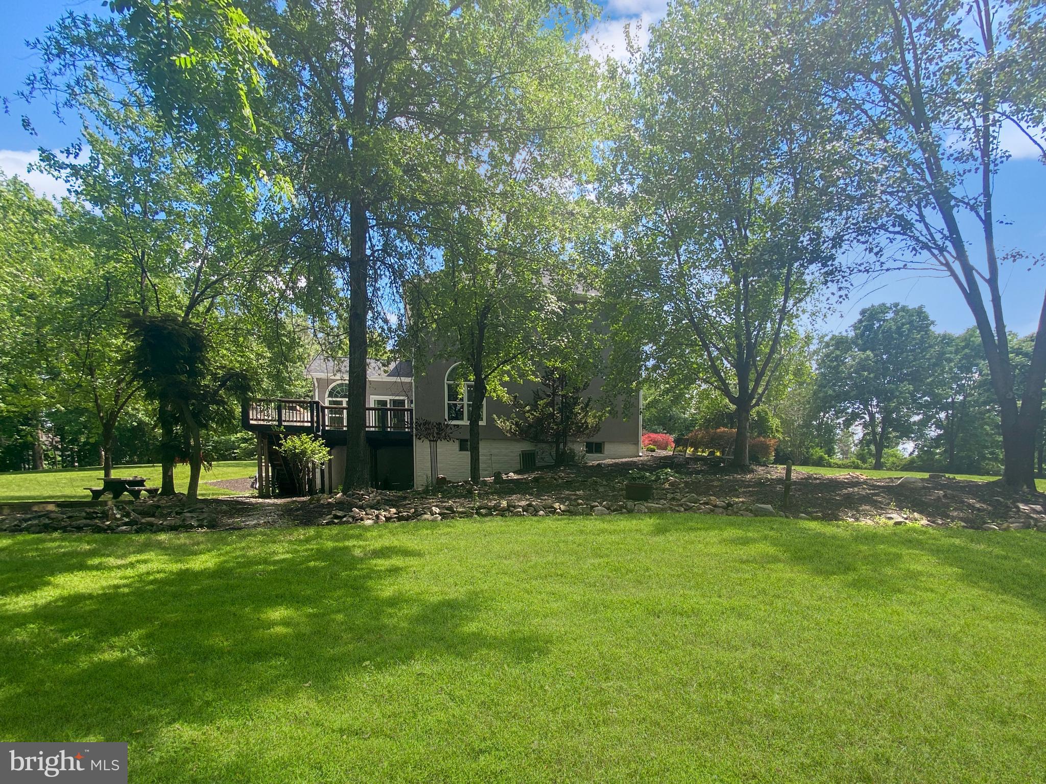 SHELTER KNOLLS - Residential