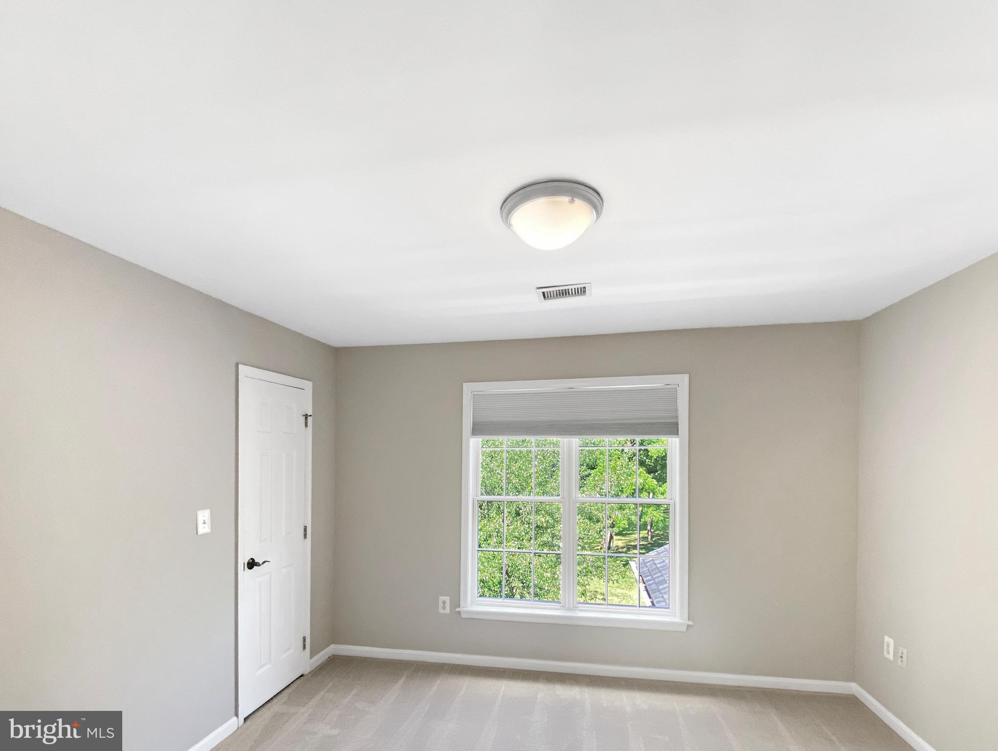 SHELTER KNOLLS - Residential
