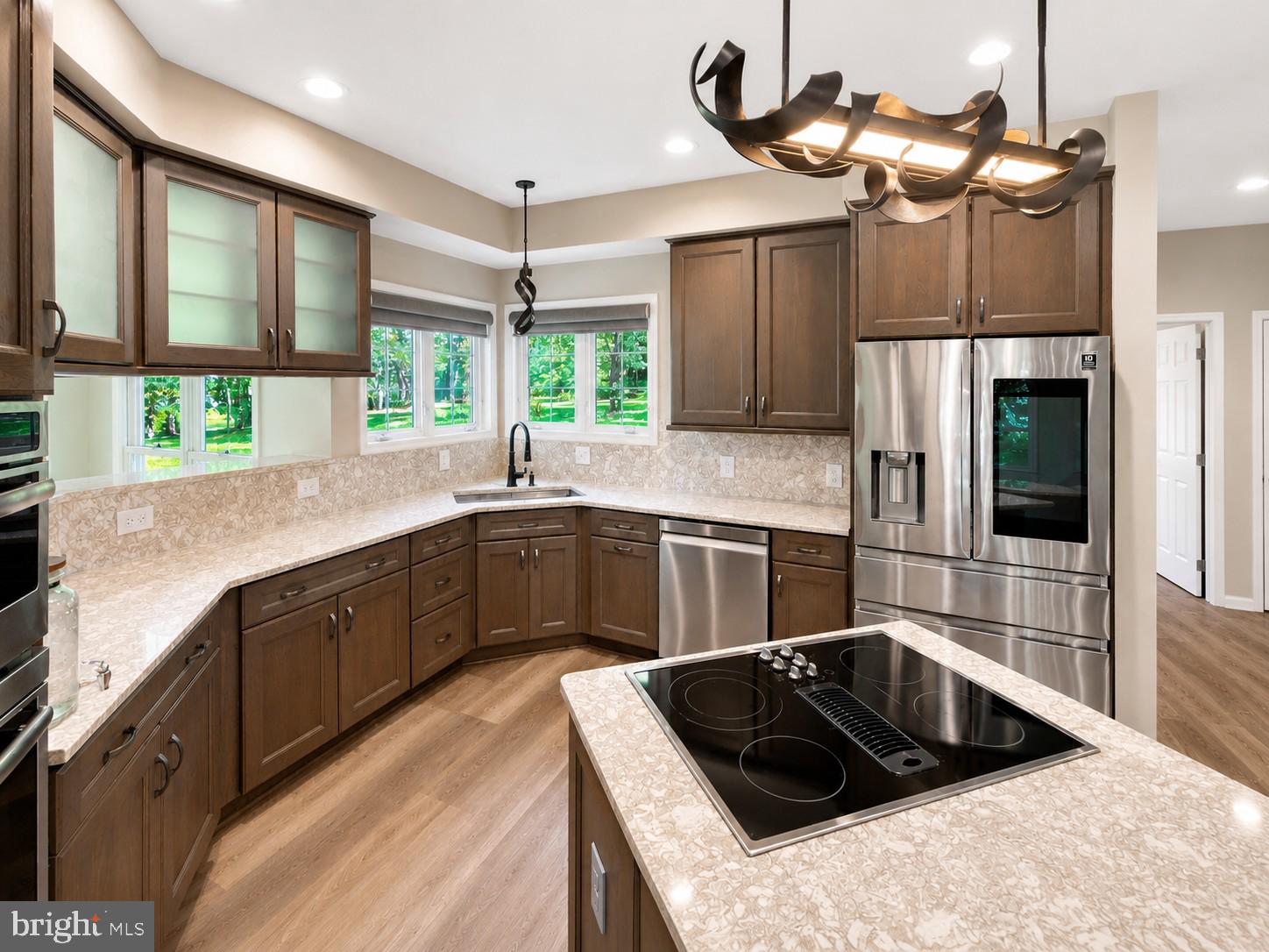 SHELTER KNOLLS - Residential