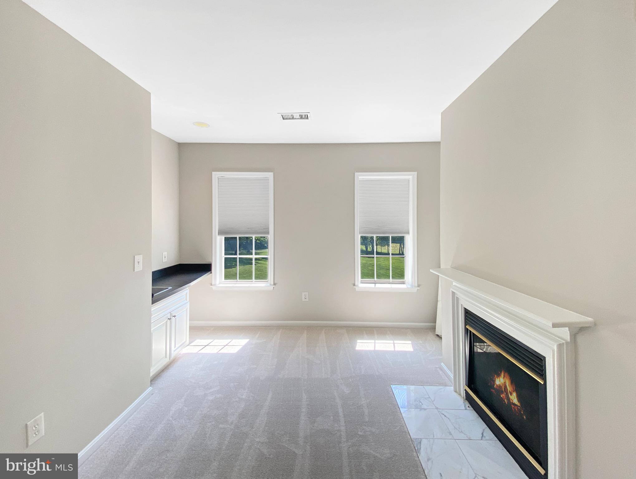 SHELTER KNOLLS - Residential