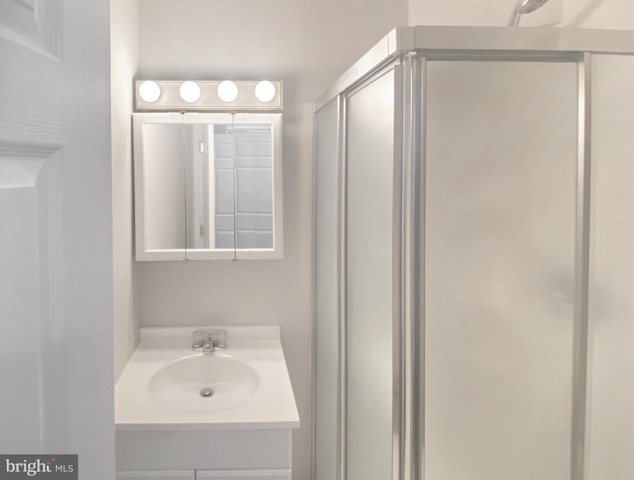 SHELTER KNOLLS - Residential