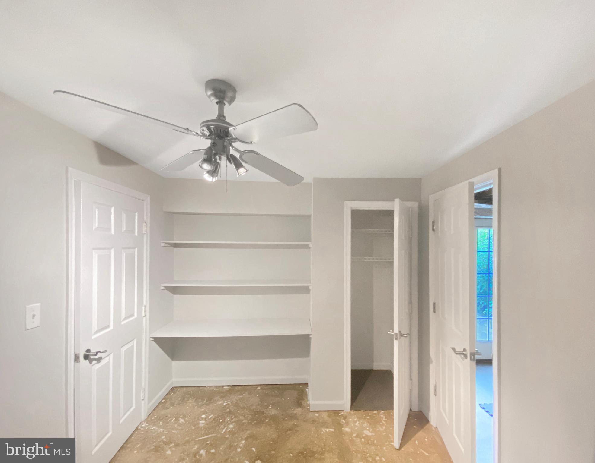 SHELTER KNOLLS - Residential