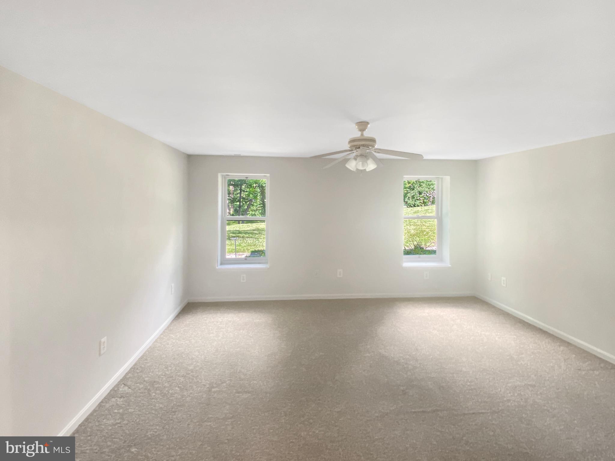 SHELTER KNOLLS - Residential