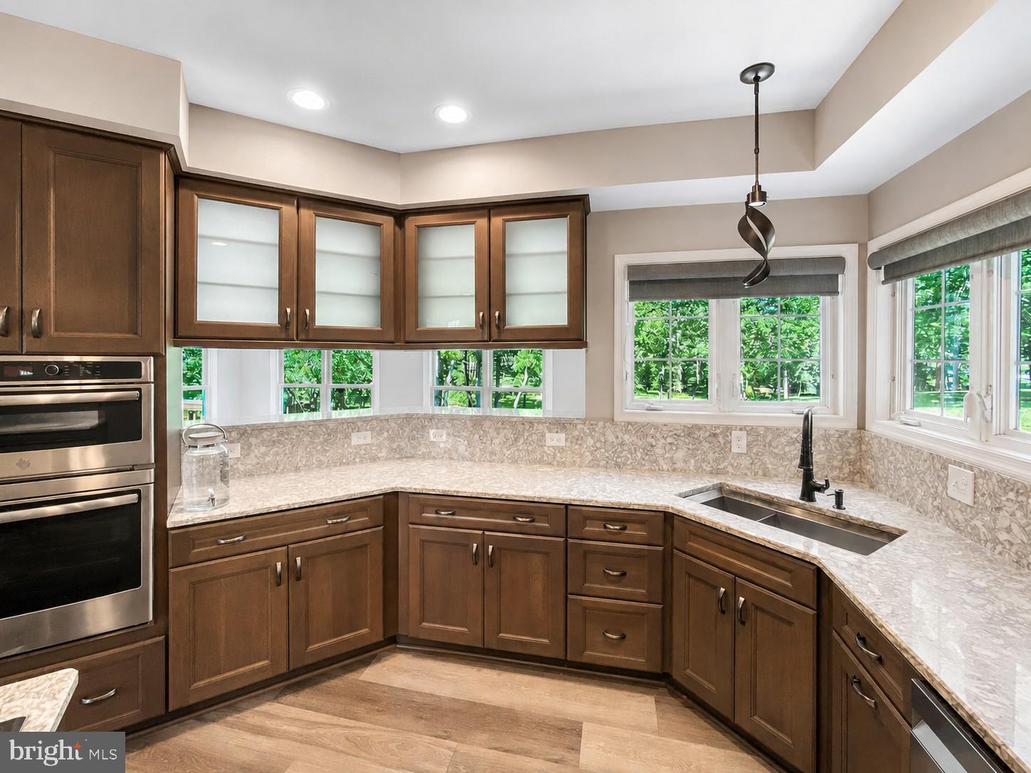 SHELTER KNOLLS - Residential