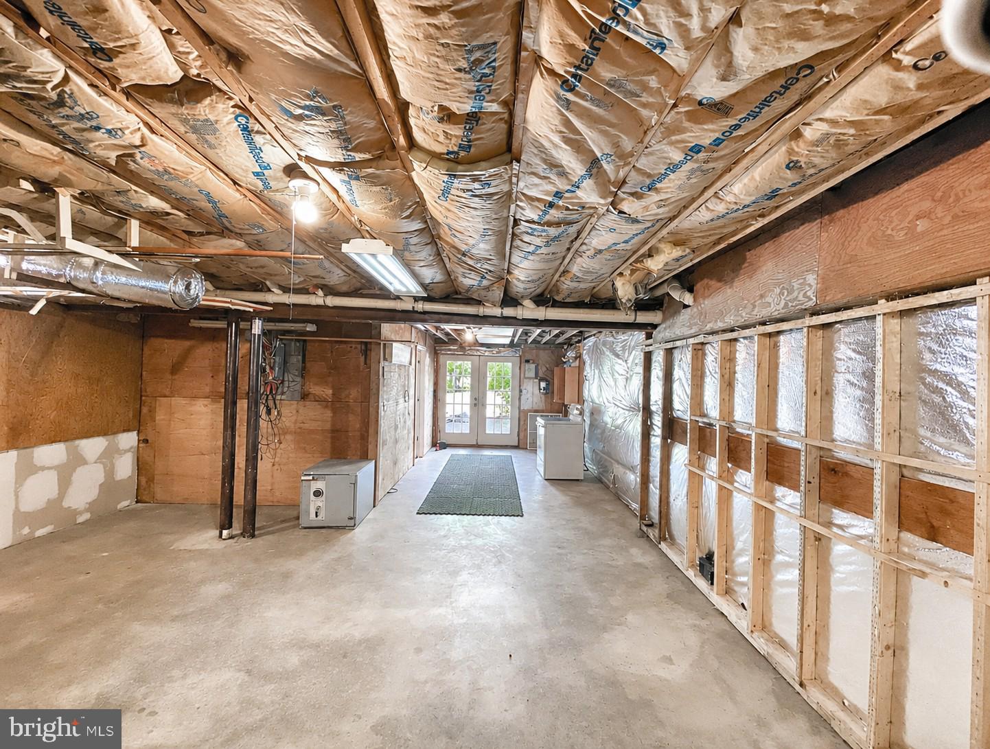 SHELTER KNOLLS - Residential