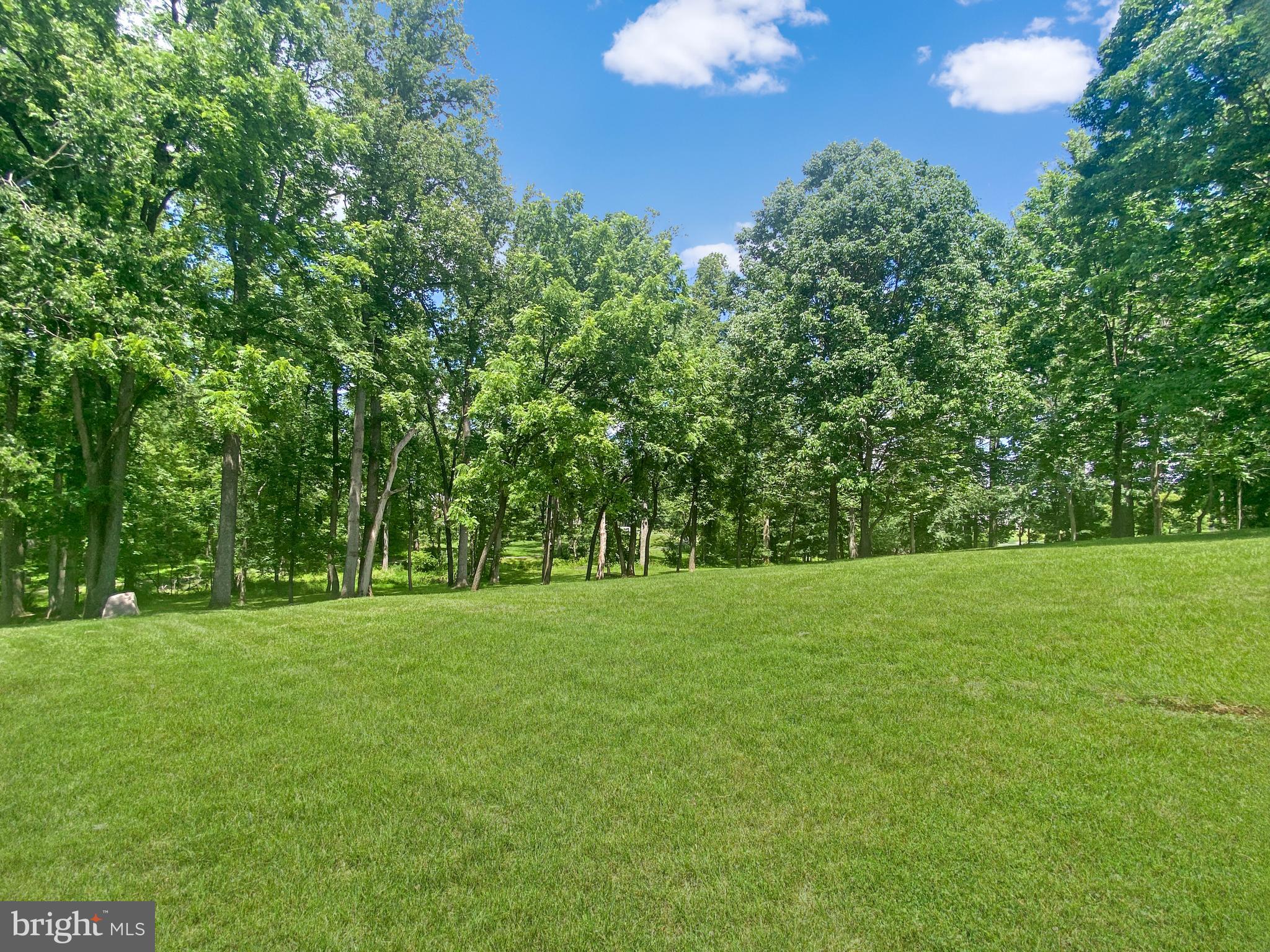 SHELTER KNOLLS - Residential