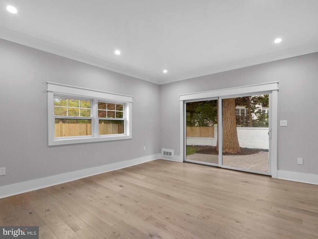 CHEVY CHASE - Residential