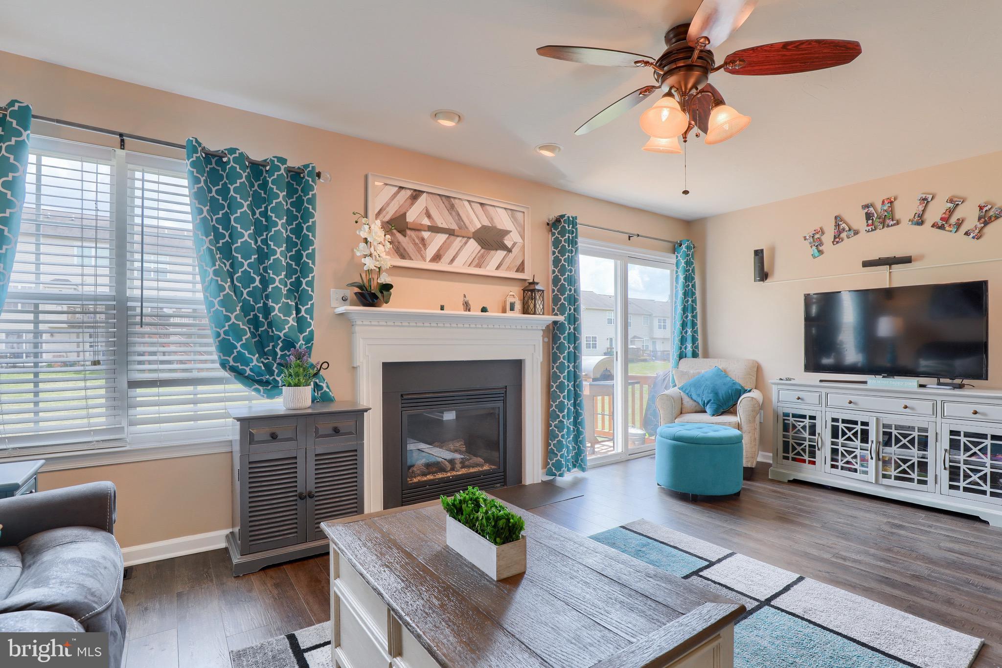 MANOR OAKS - Residential