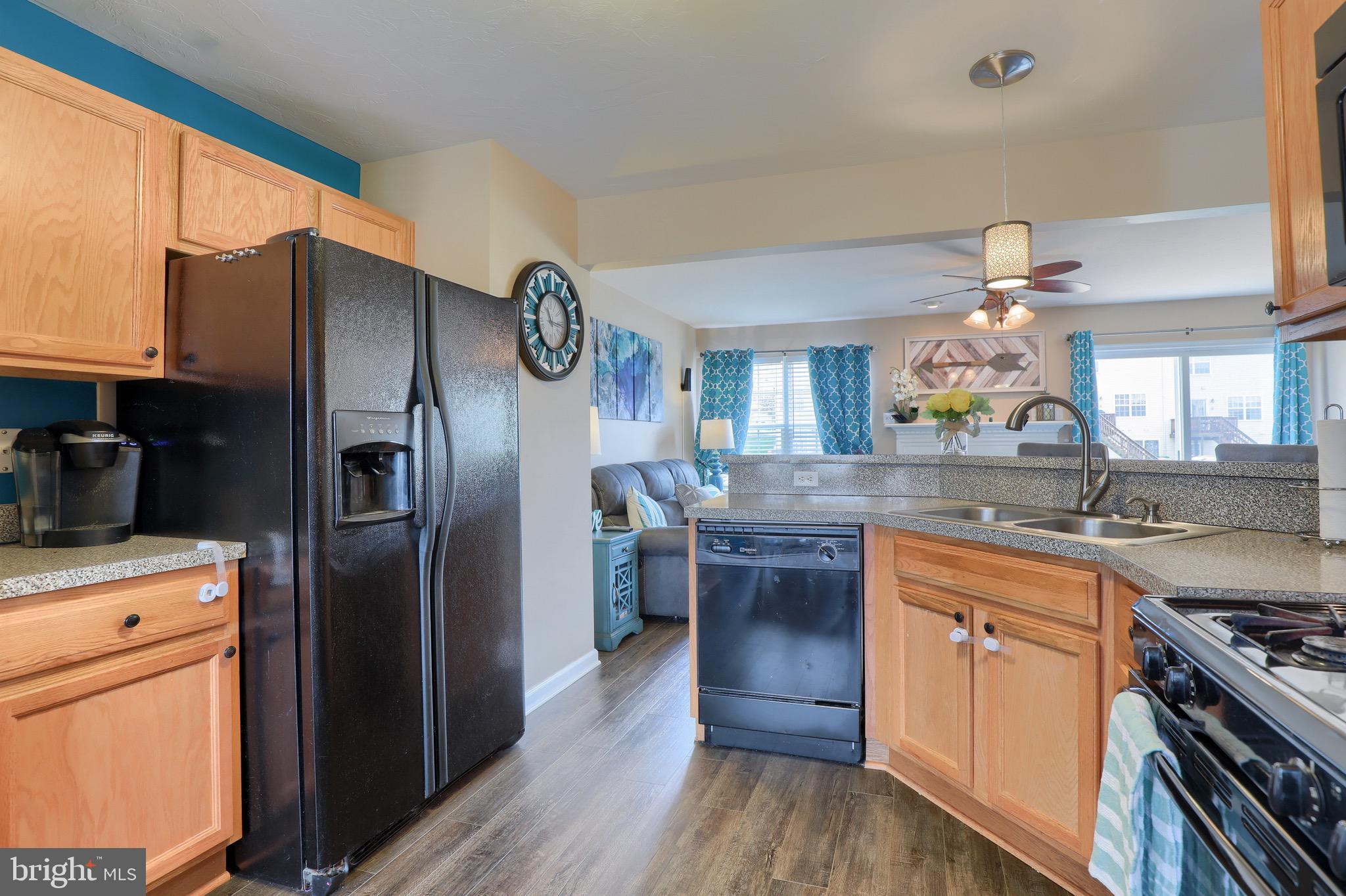 MANOR OAKS - Residential