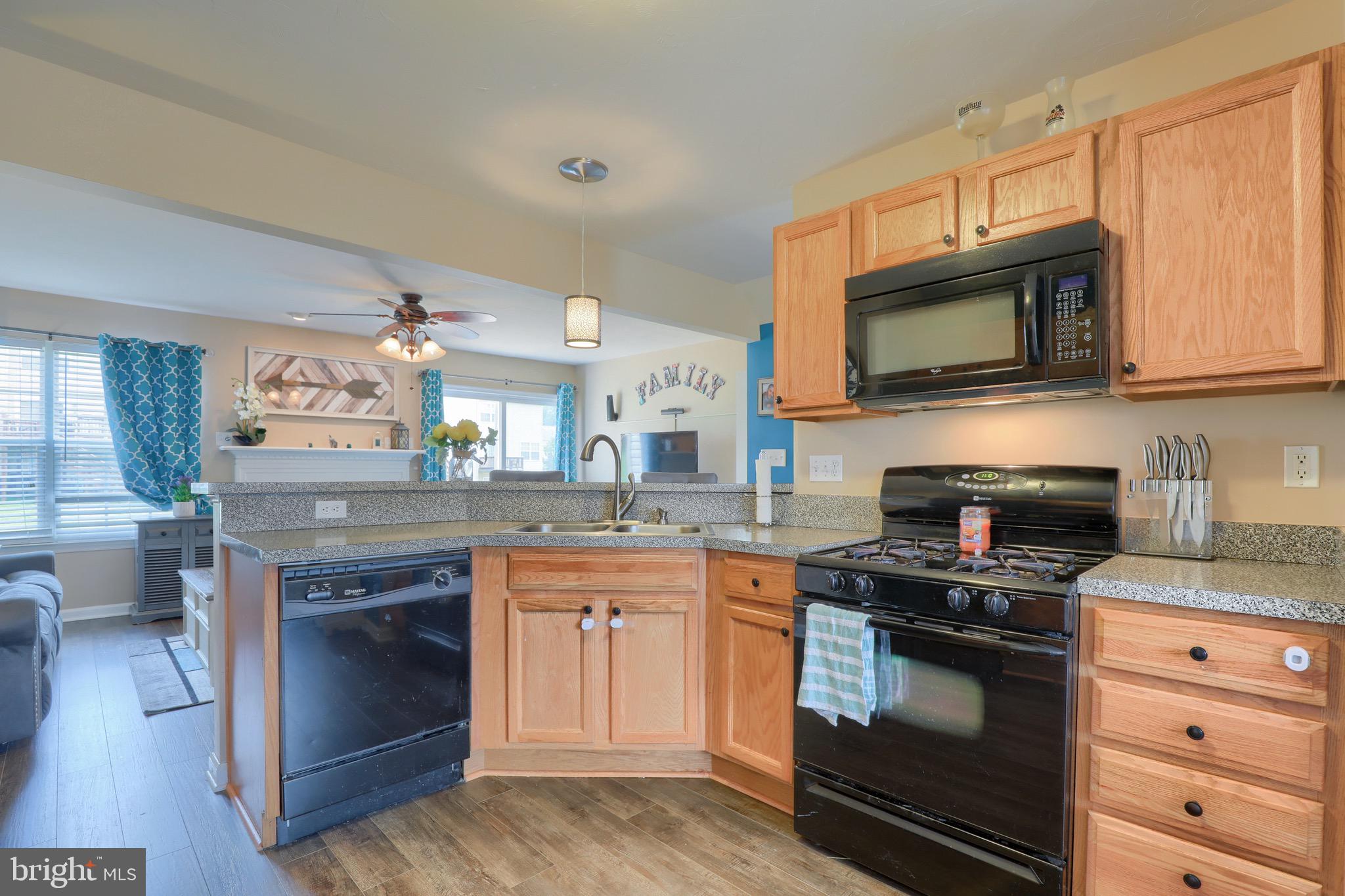 MANOR OAKS - Residential