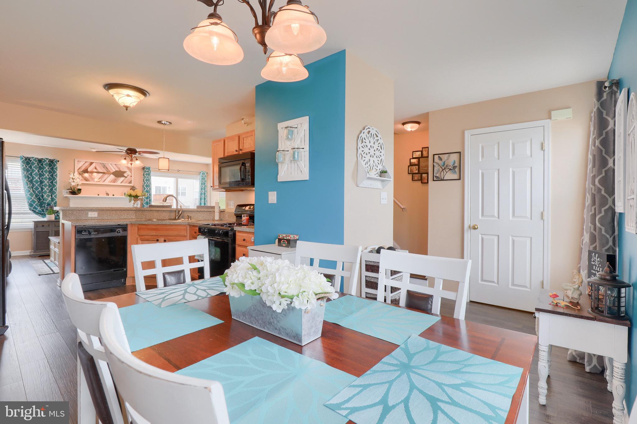MANOR OAKS - Residential