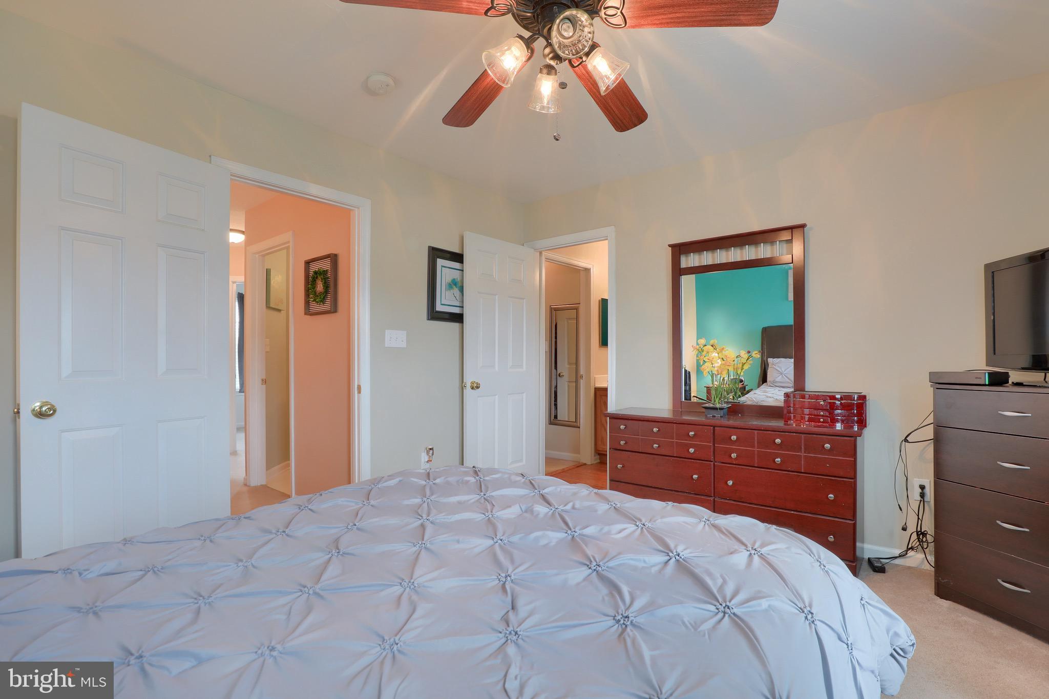 MANOR OAKS - Residential