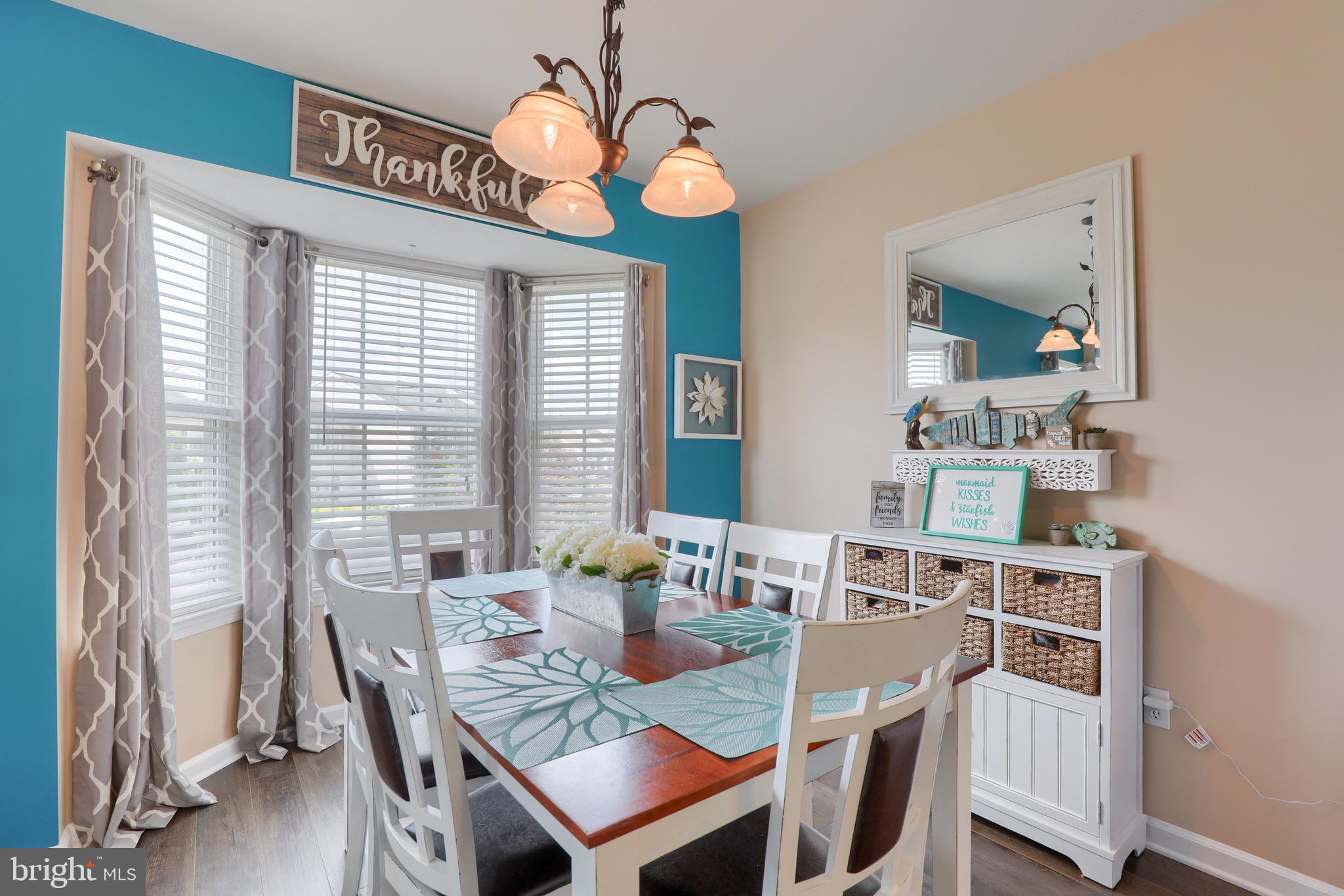 MANOR OAKS - Residential