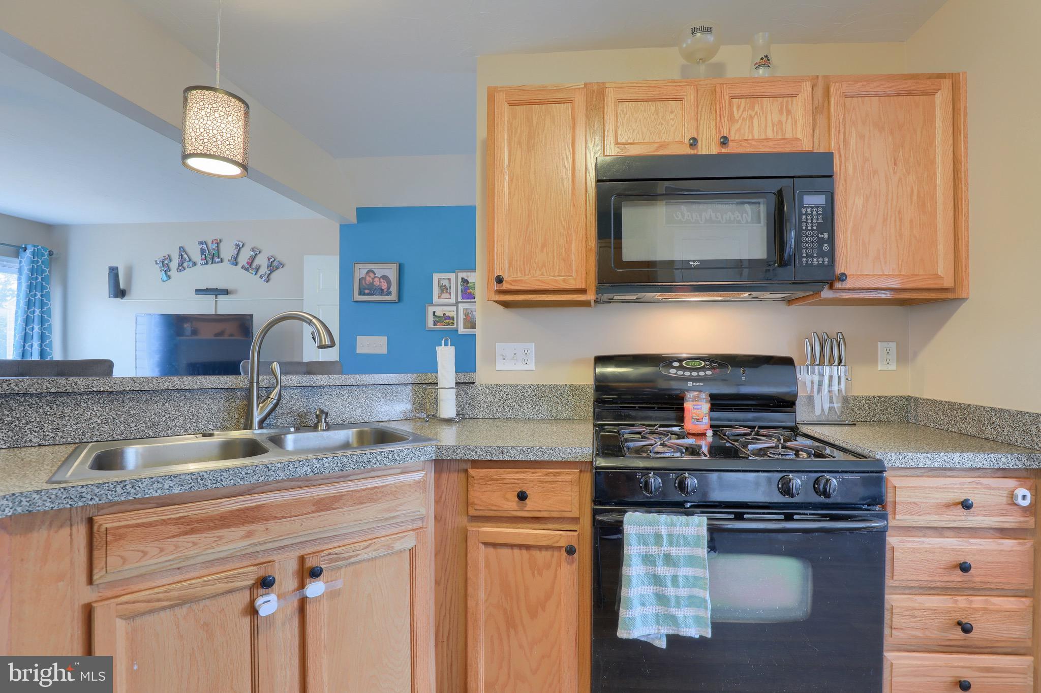 MANOR OAKS - Residential