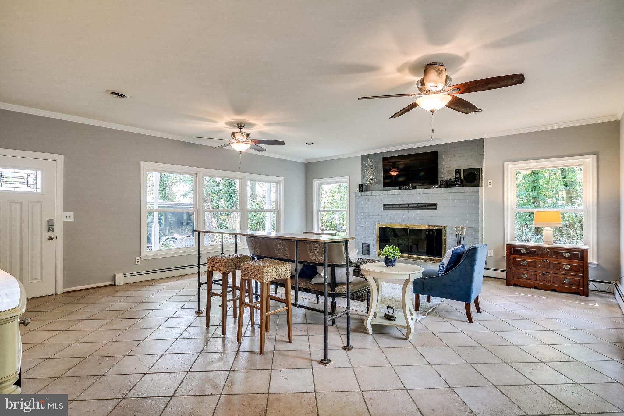 HERITAGE HILL - Residential