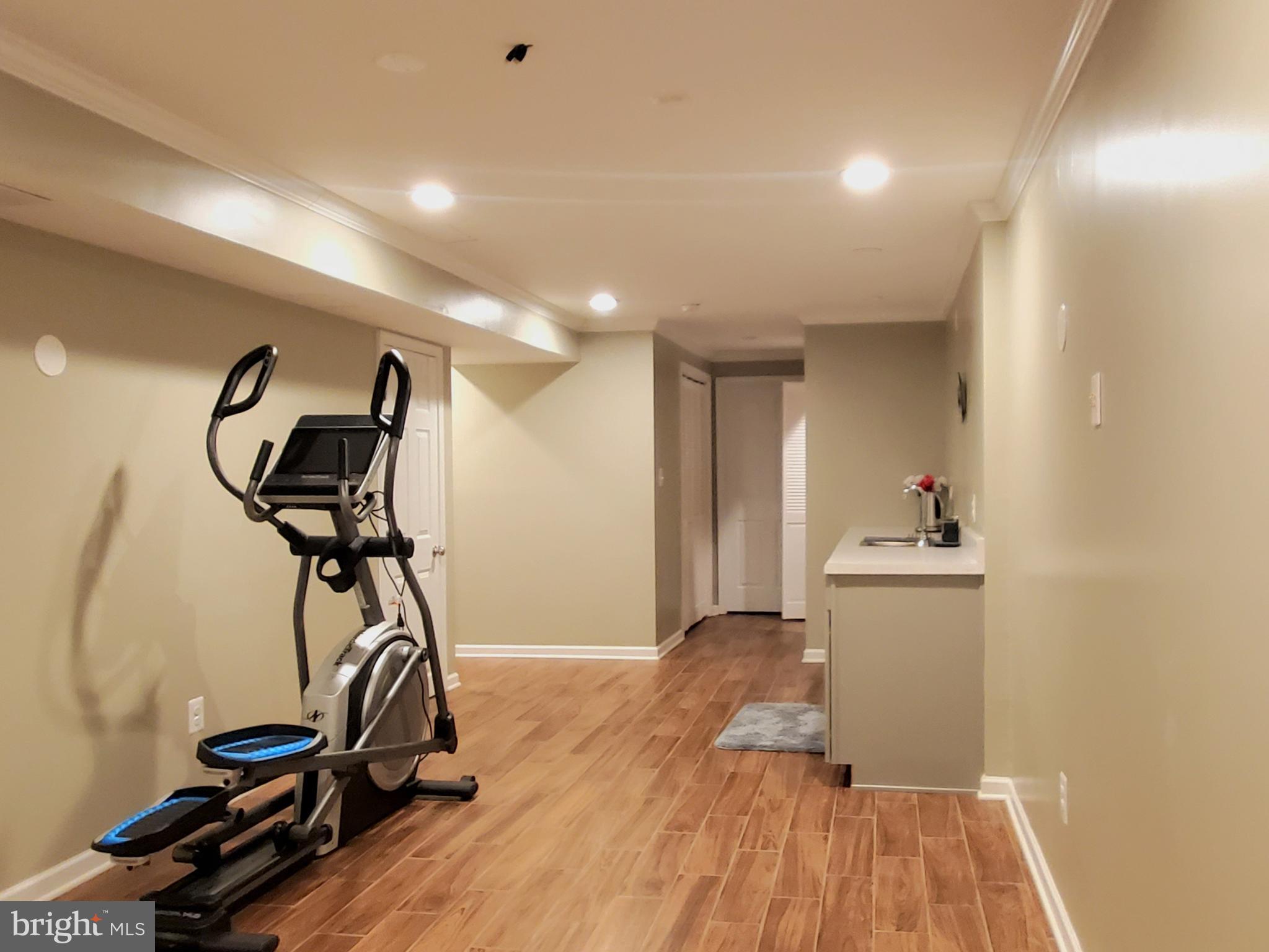 XANADU ESTATES - Residential Lease