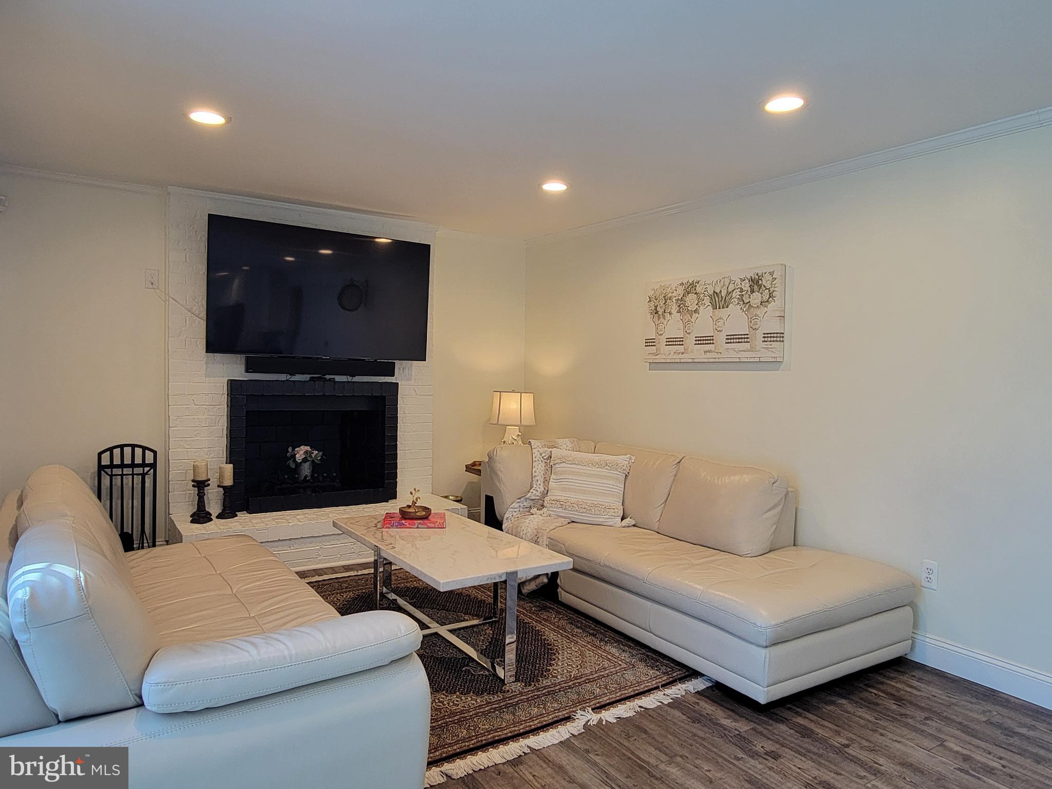 XANADU ESTATES - Residential Lease