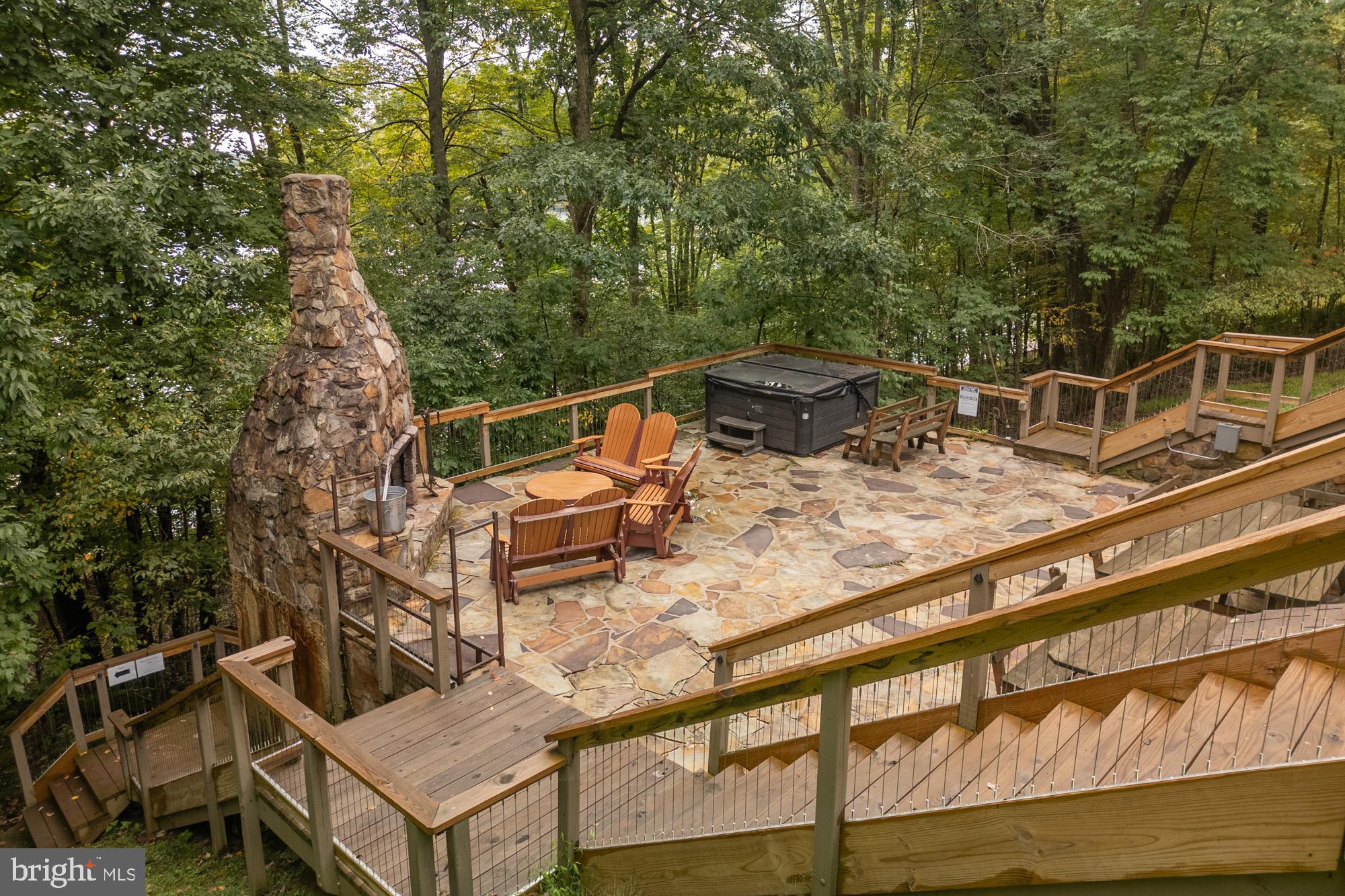 WATERSIDE AT WISP - Residential