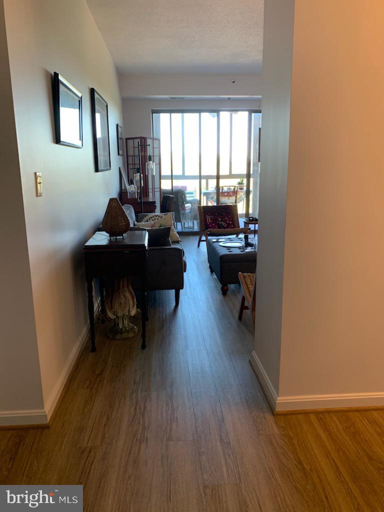 VANTAGE POINT EAST @ LEISURE WORLD - Residential