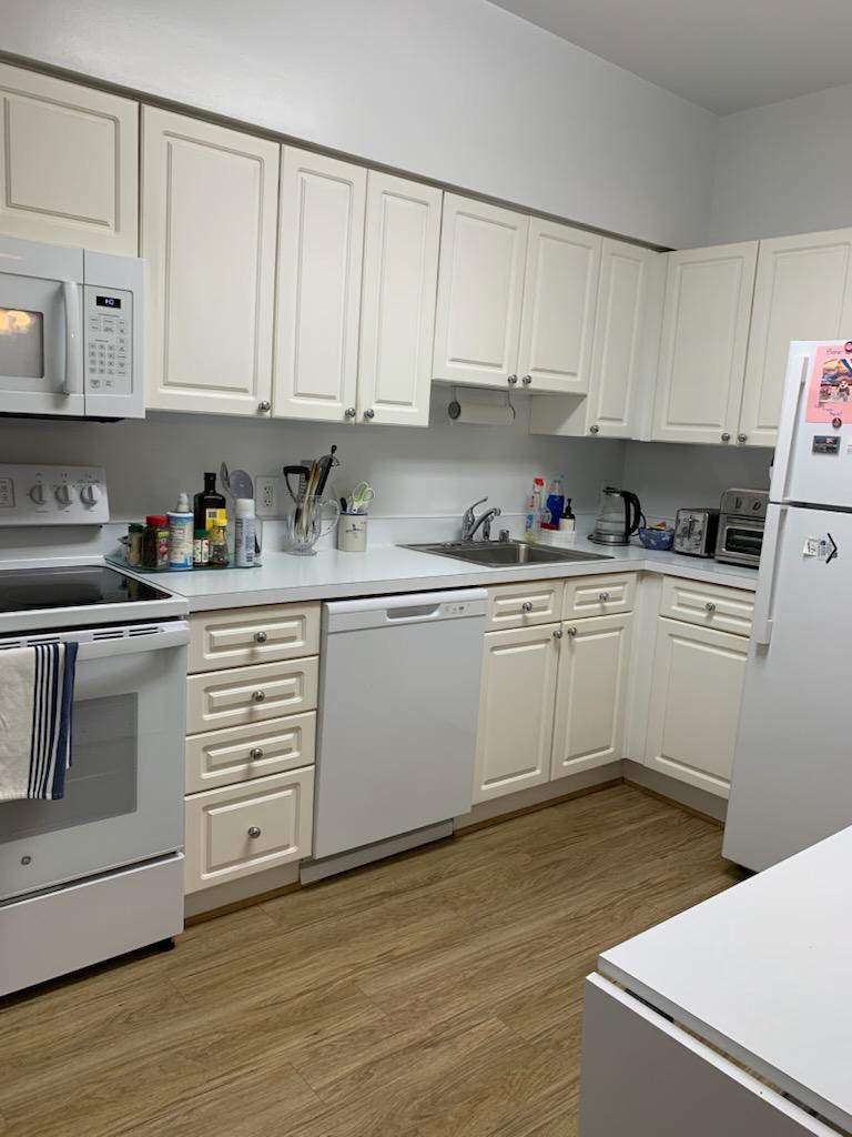 VANTAGE POINT EAST @ LEISURE WORLD - Residential