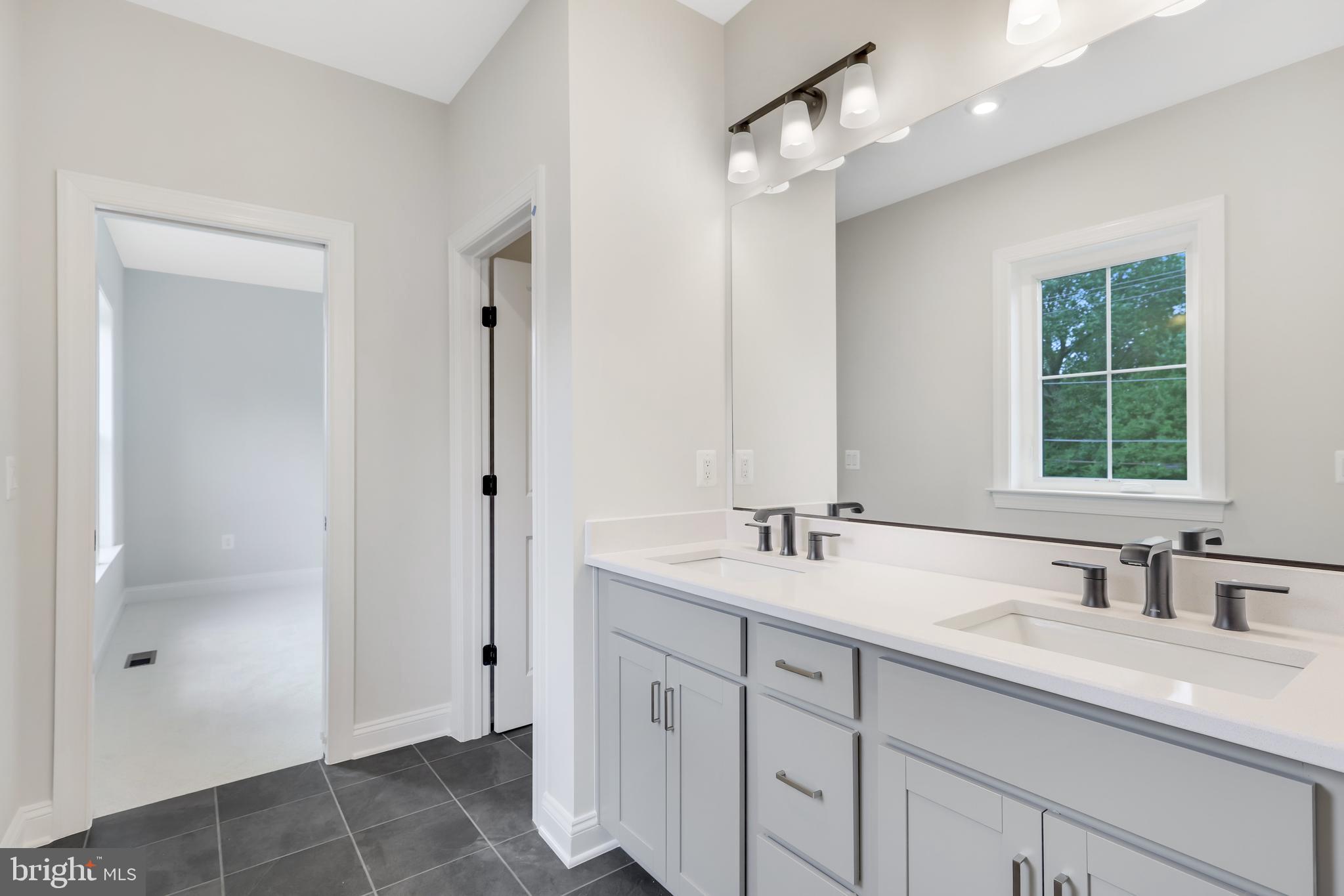 MANTUA - Residential