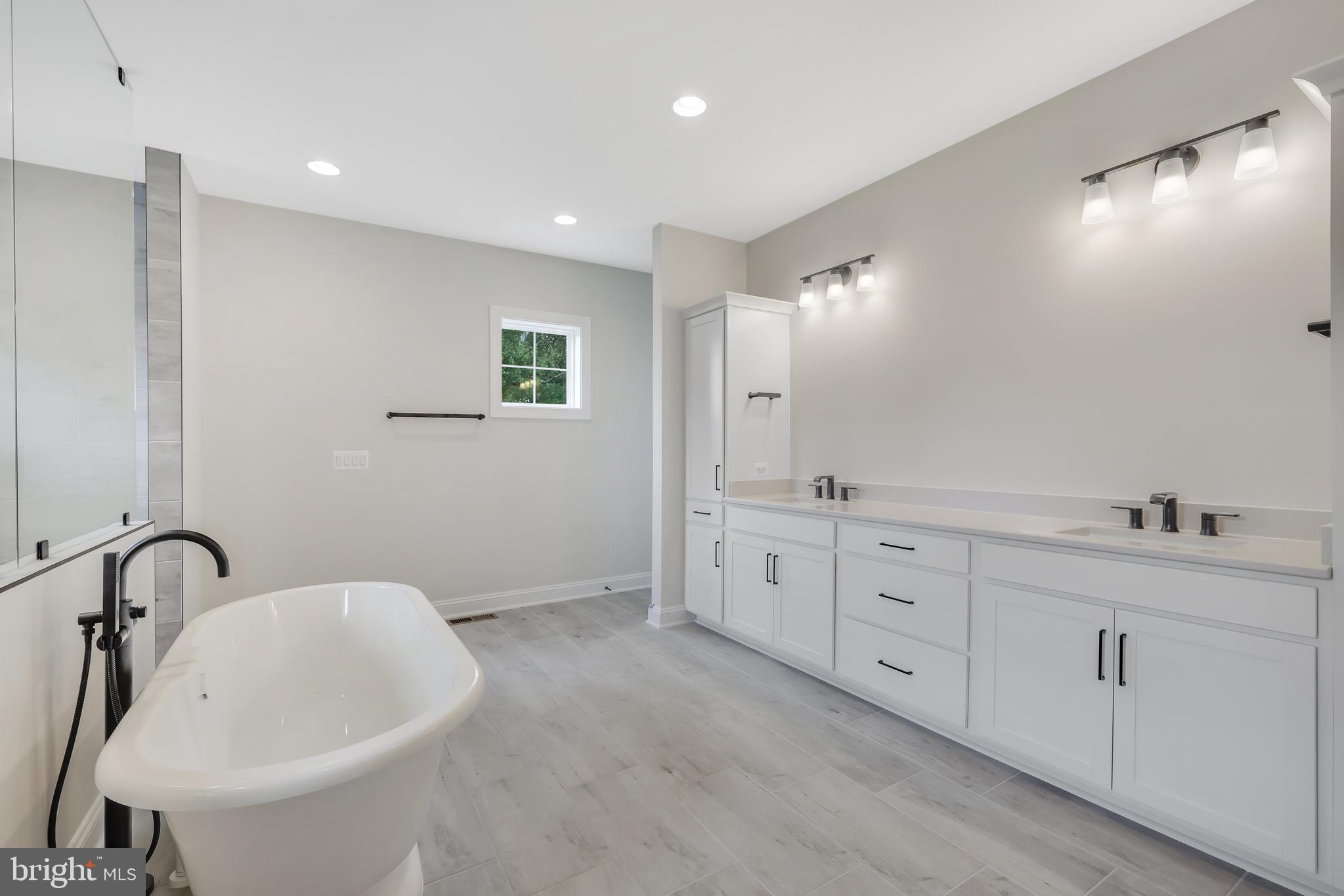 MANTUA - Residential