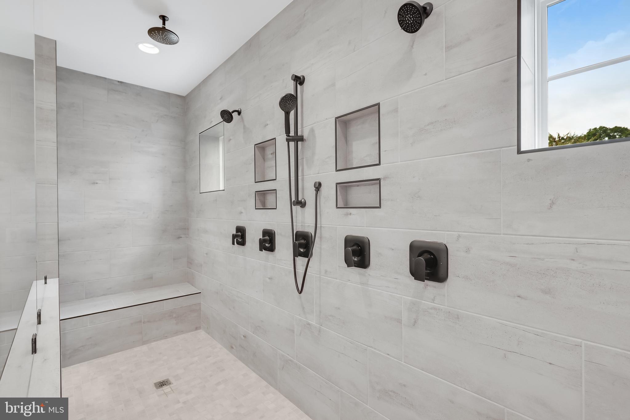 MANTUA - Residential