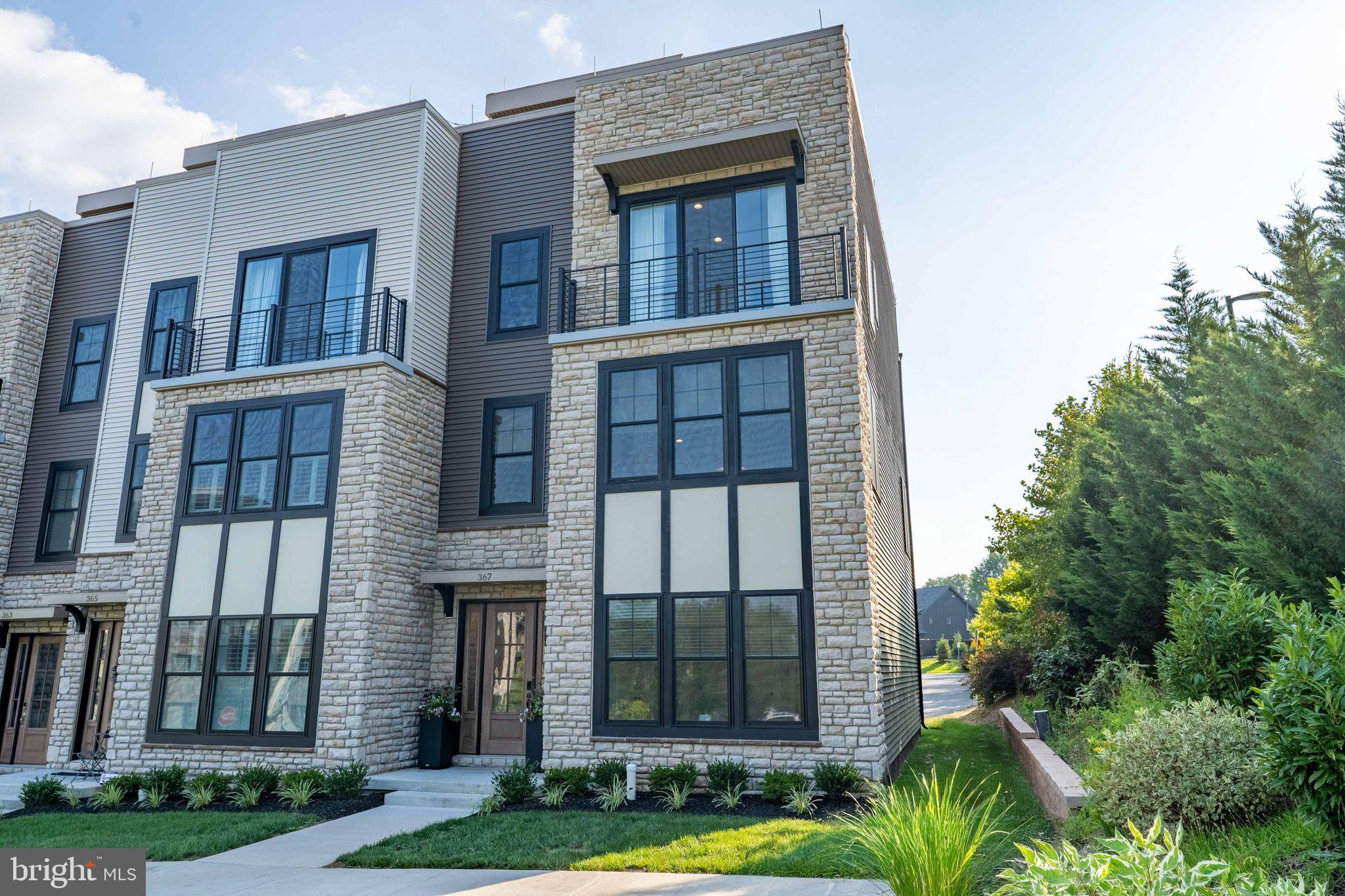NEWTOWN WALK AT ELLIS PRESERVE - Residential