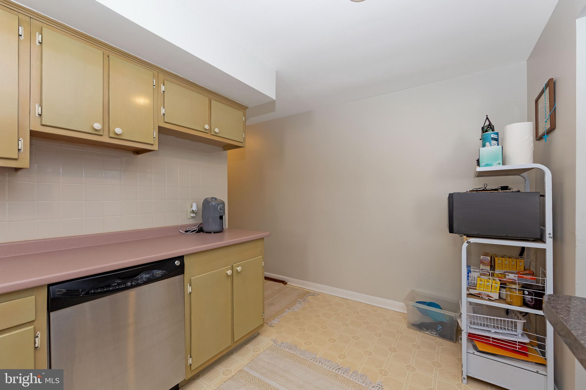FOX CHASE - Residential Income