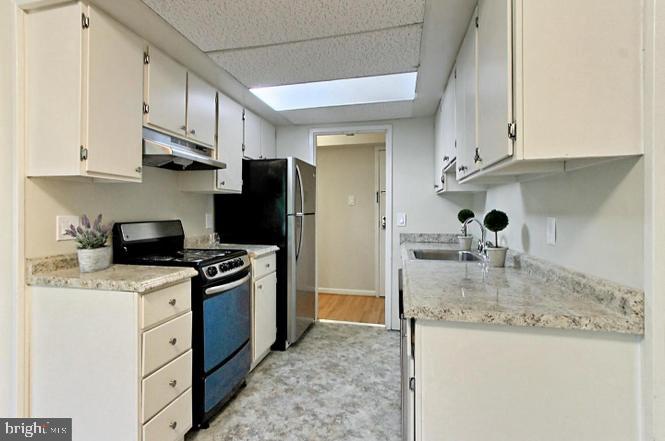 SHADOWOOD - Residential Lease