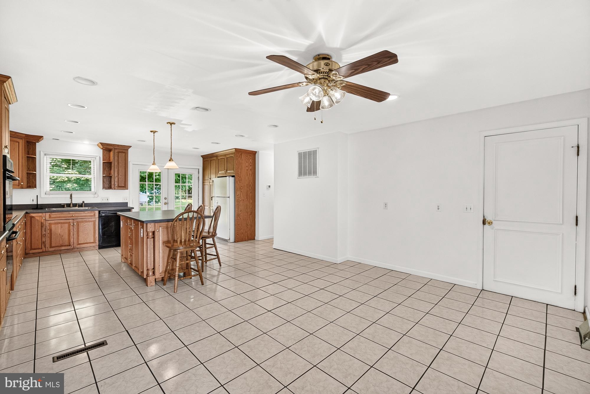 WISPERREN OAKS - Residential