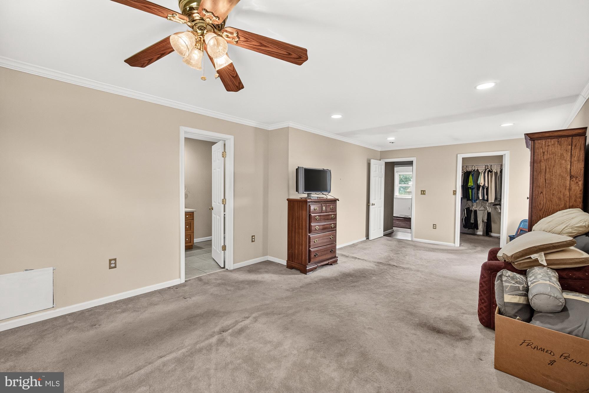 WISPERREN OAKS - Residential
