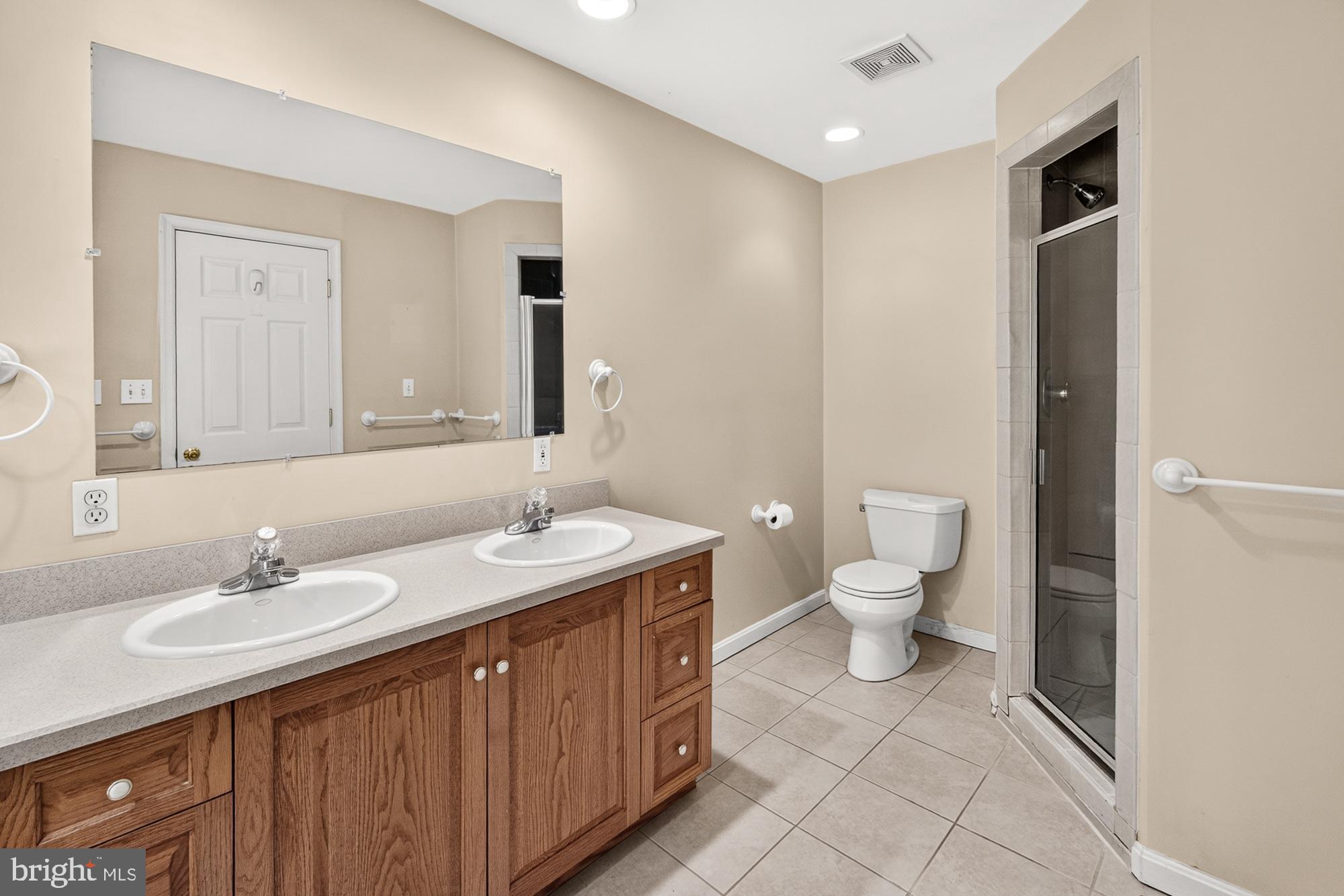 WISPERREN OAKS - Residential