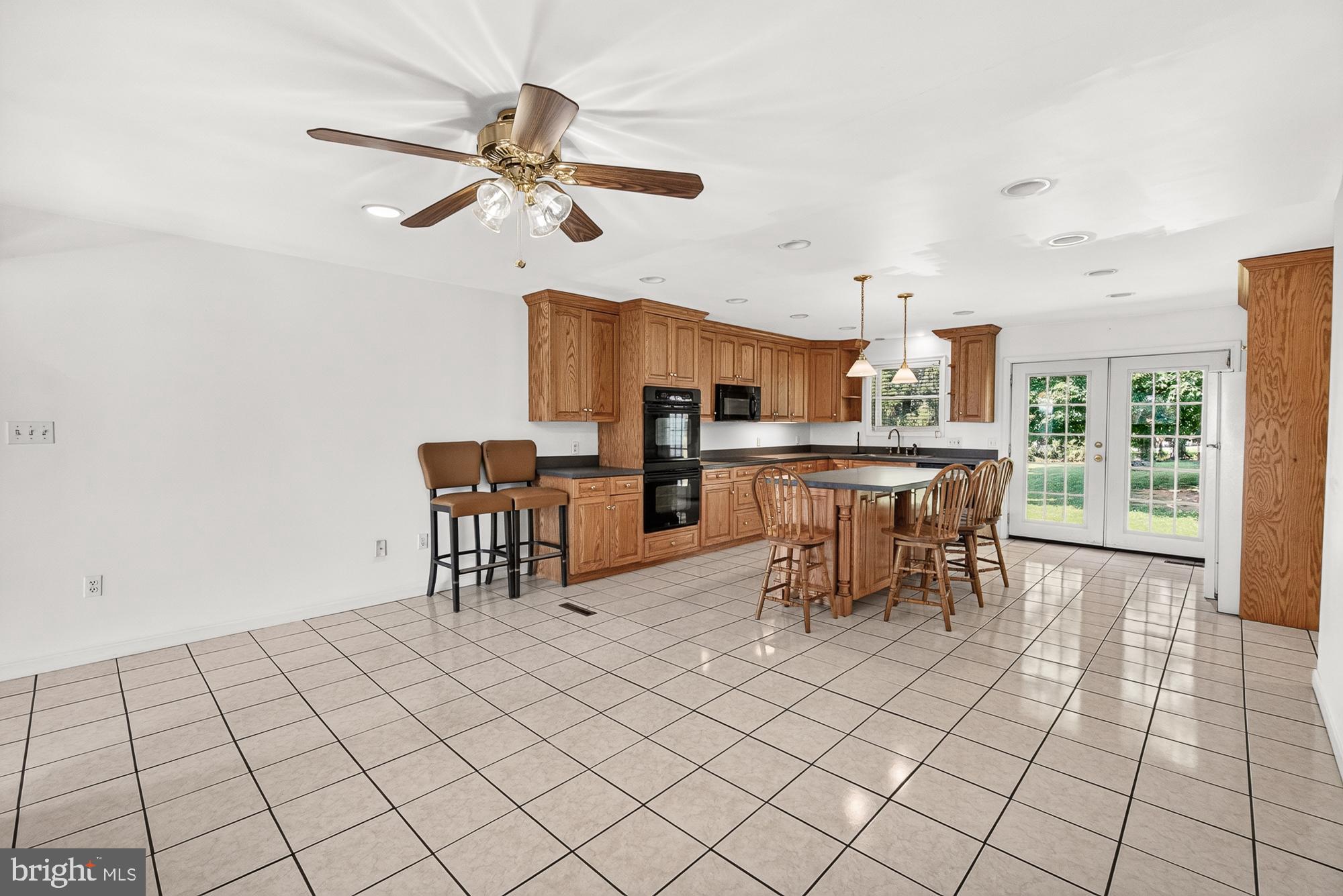 WISPERREN OAKS - Residential