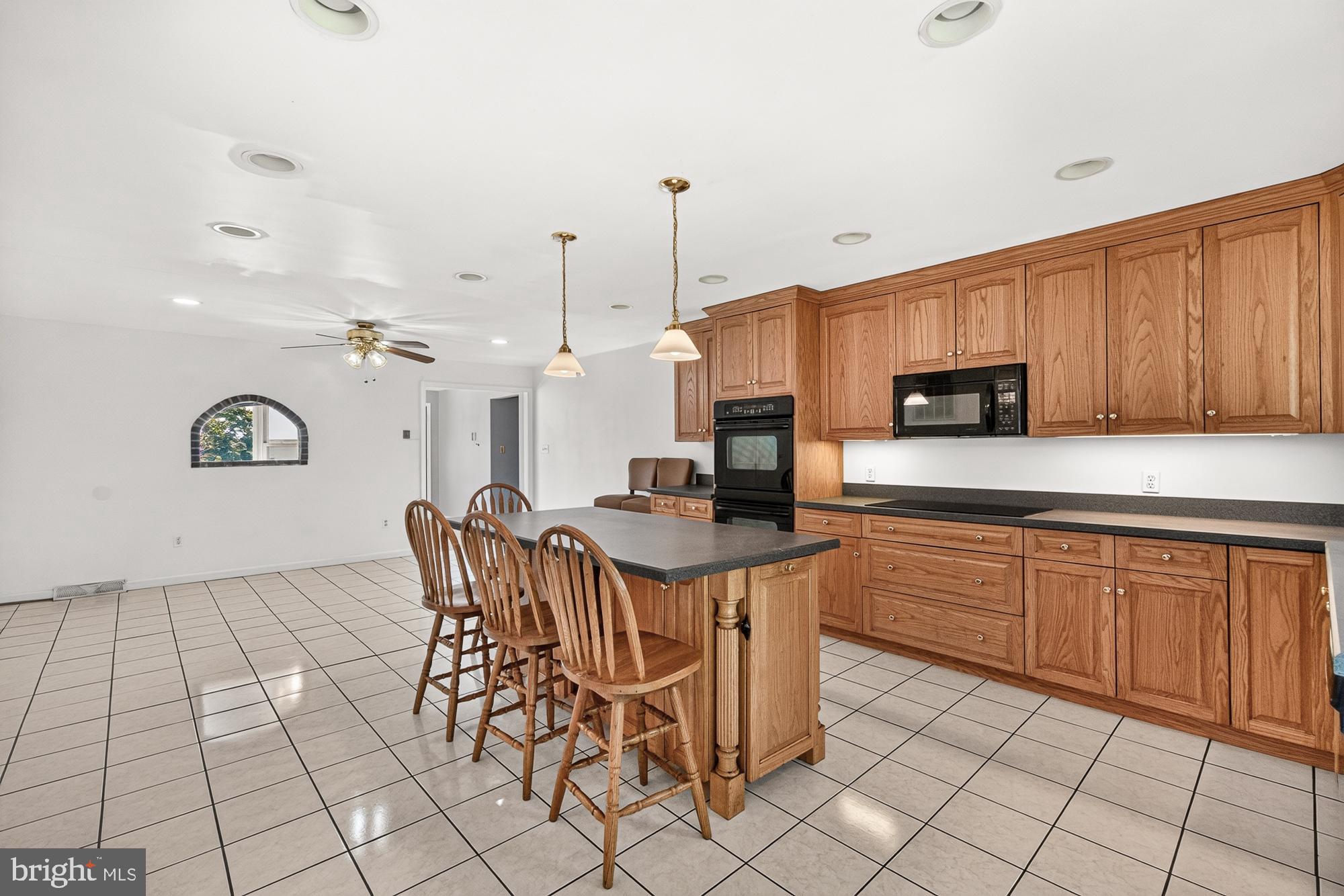 WISPERREN OAKS - Residential