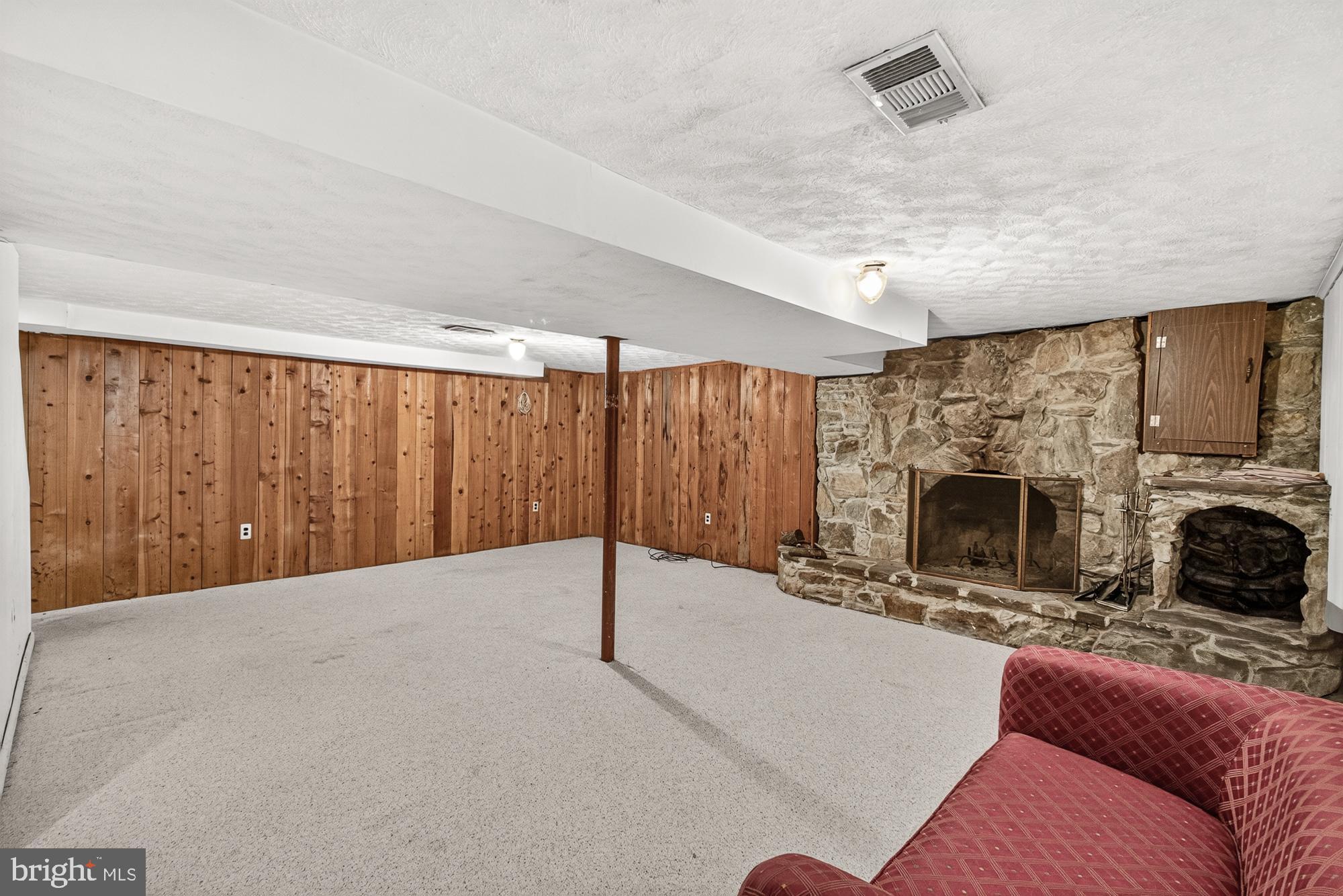 WISPERREN OAKS - Residential