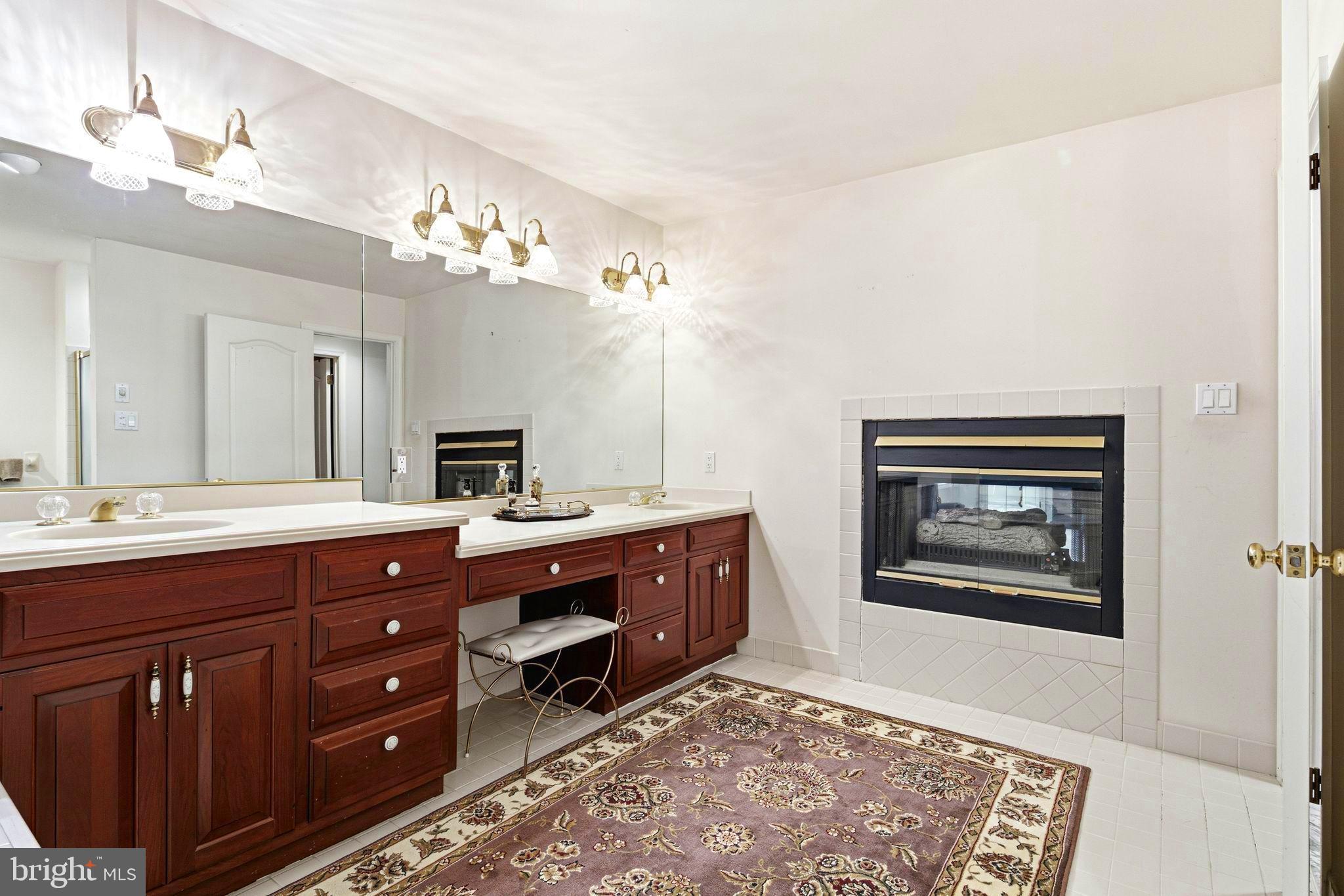 TIMBER KNOLL - Residential