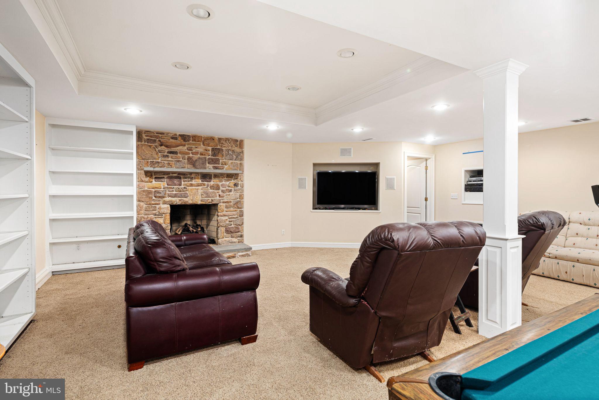 TIMBER KNOLL - Residential