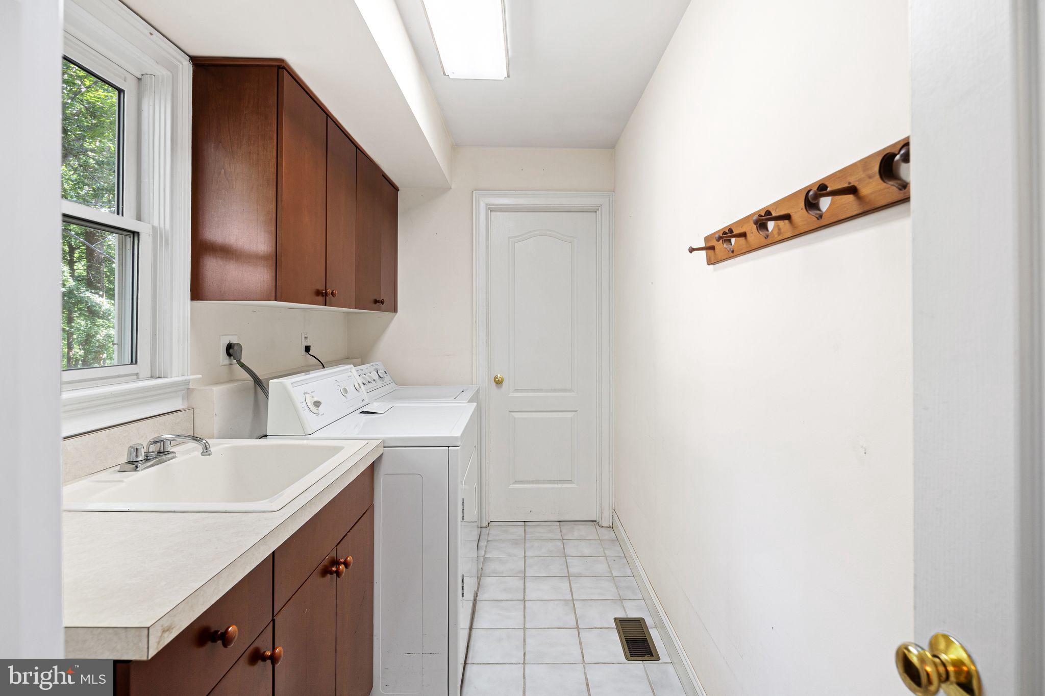 TIMBER KNOLL - Residential