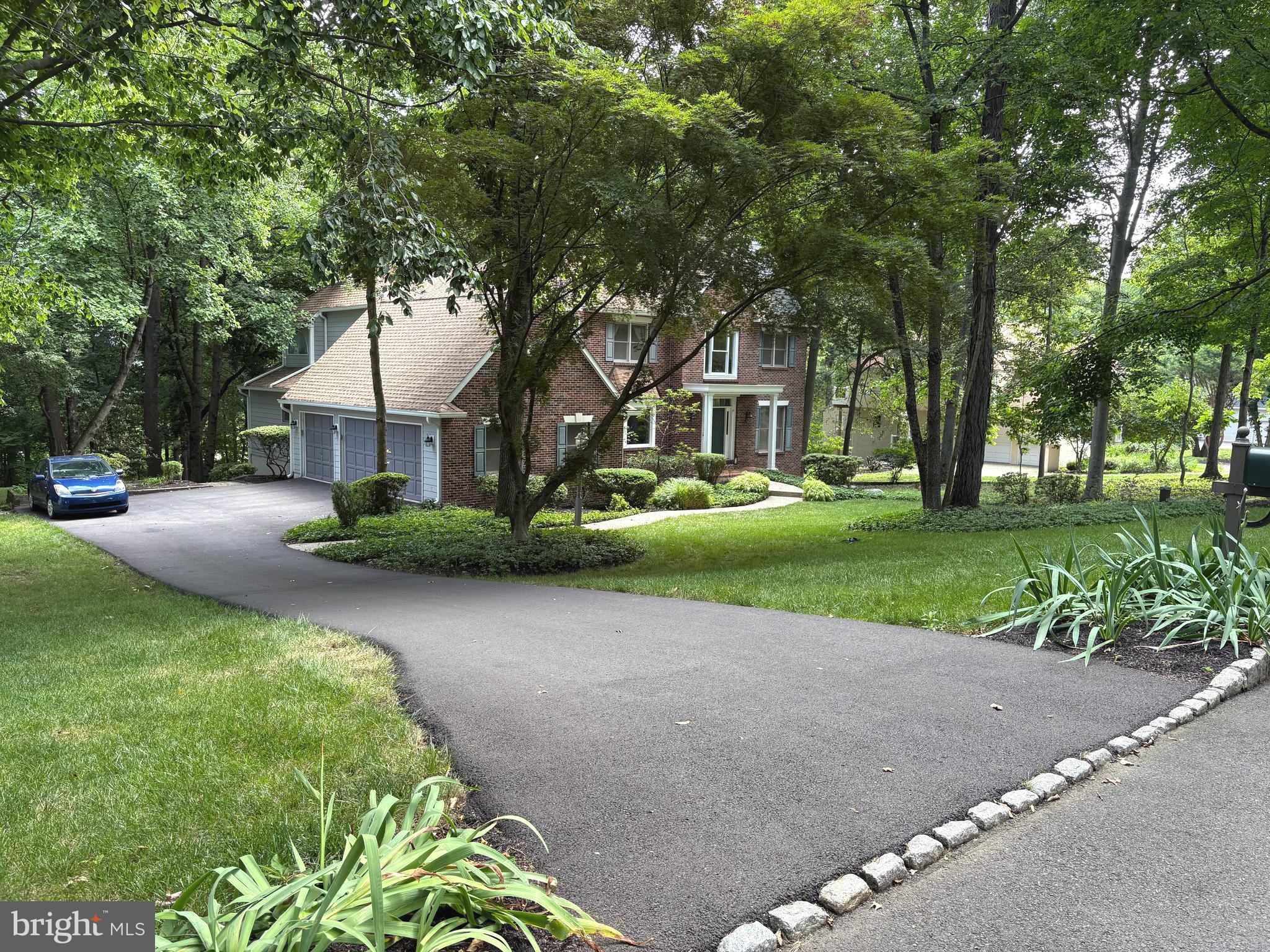 TIMBER KNOLL - Residential